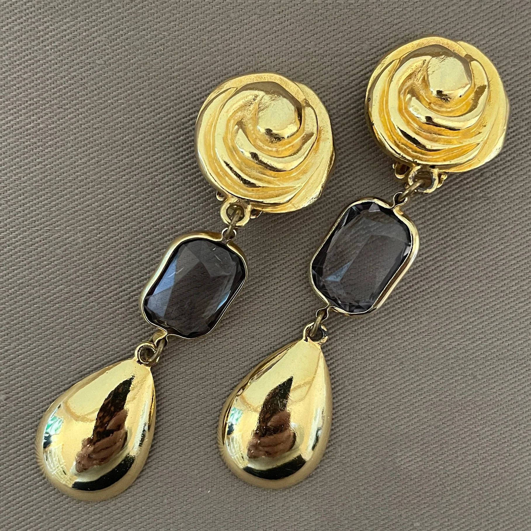 Vintage Deco Lucite Acrylic Long Clip On Statement Earrings - Image 3