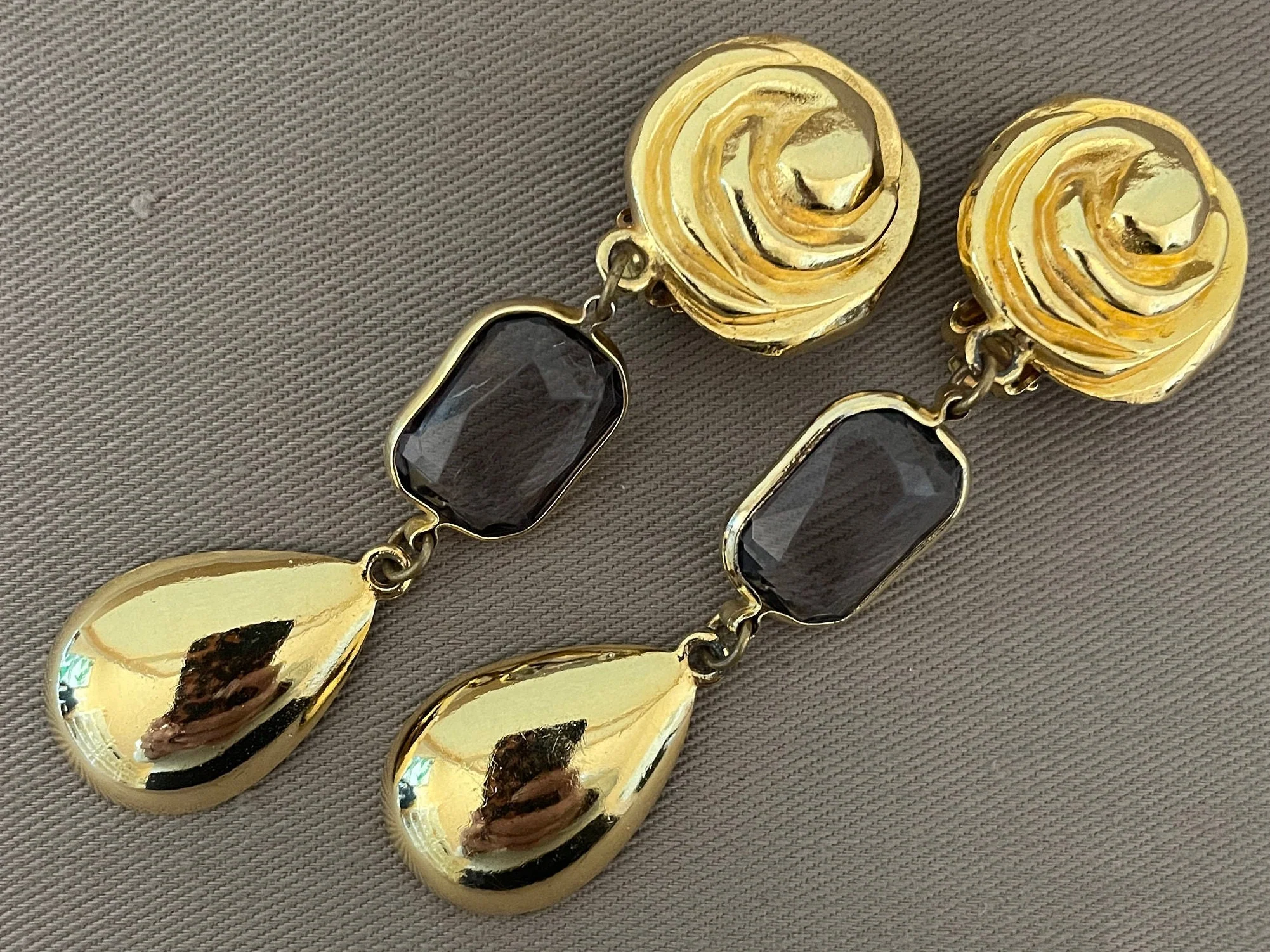 Vintage Deco Lucite Acrylic Long Clip On Statement Earrings - Image 4