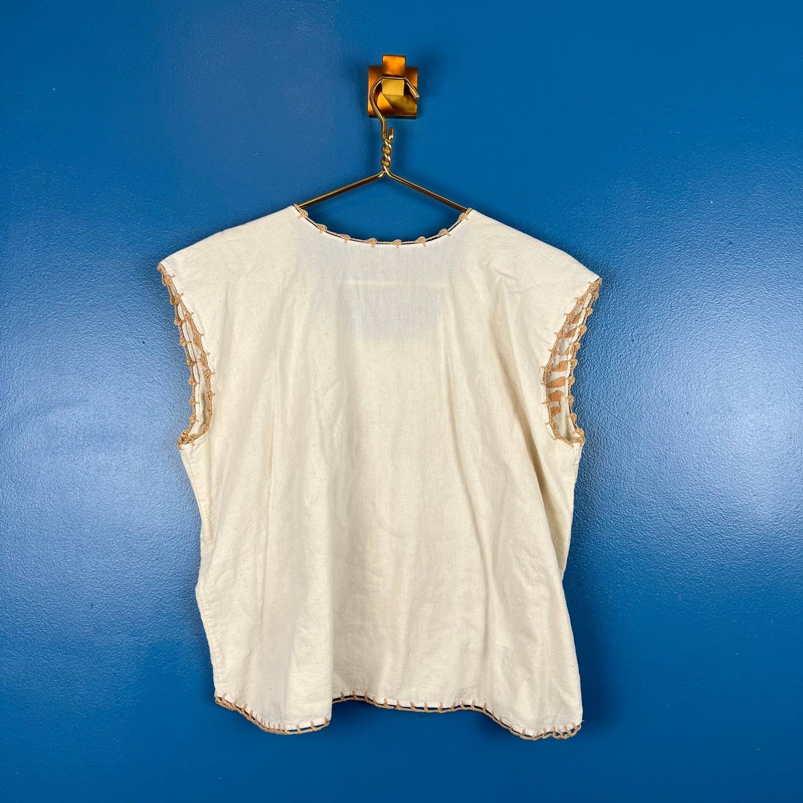 Vintage Embroidered White Tan Floral Cotton Tank Crochet Trim Top - Image 2