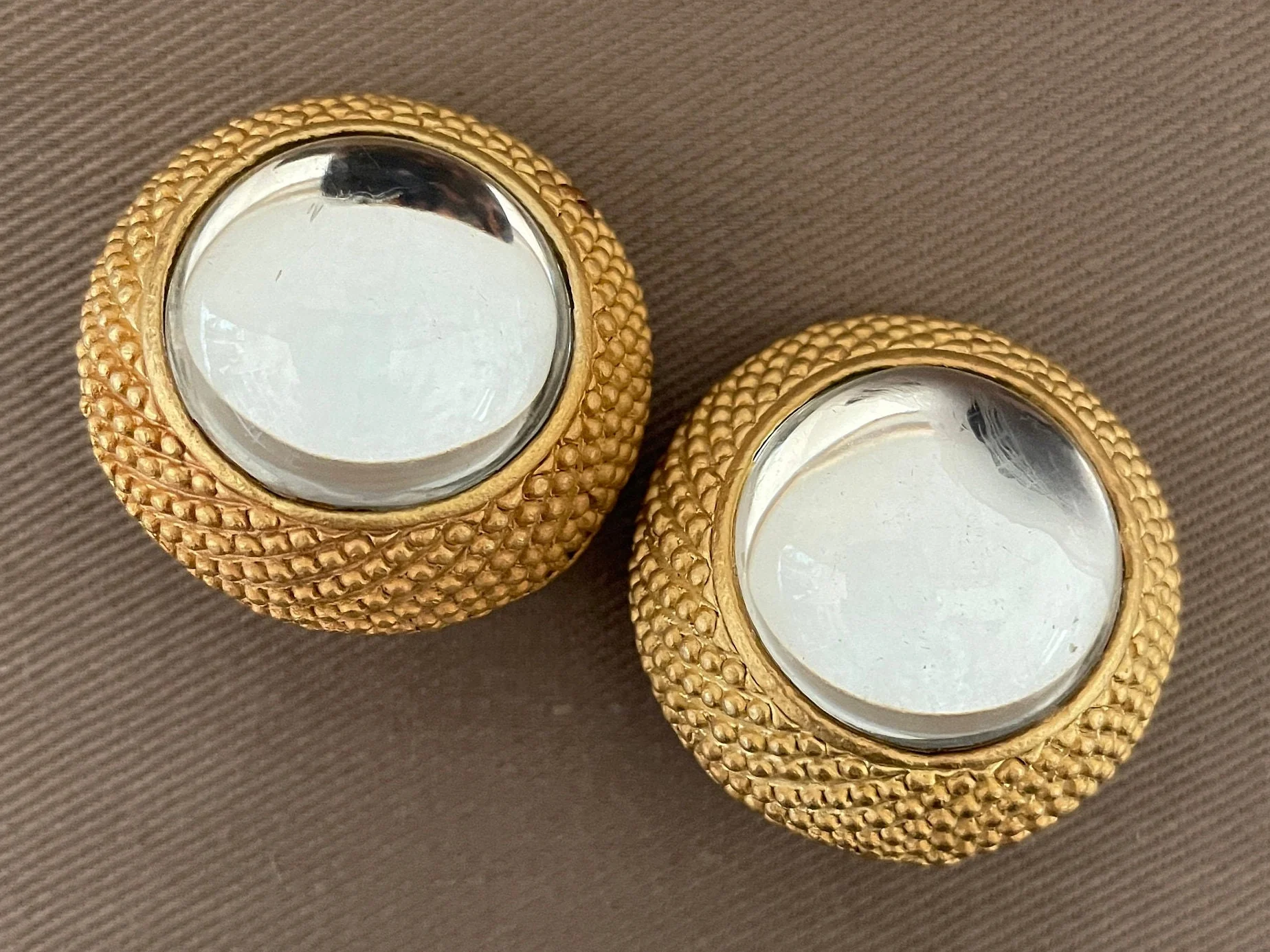 Vintage Etruscan Mirrored Clear Cabochon Matte Gold Clip On Statement Earrings - Image 5