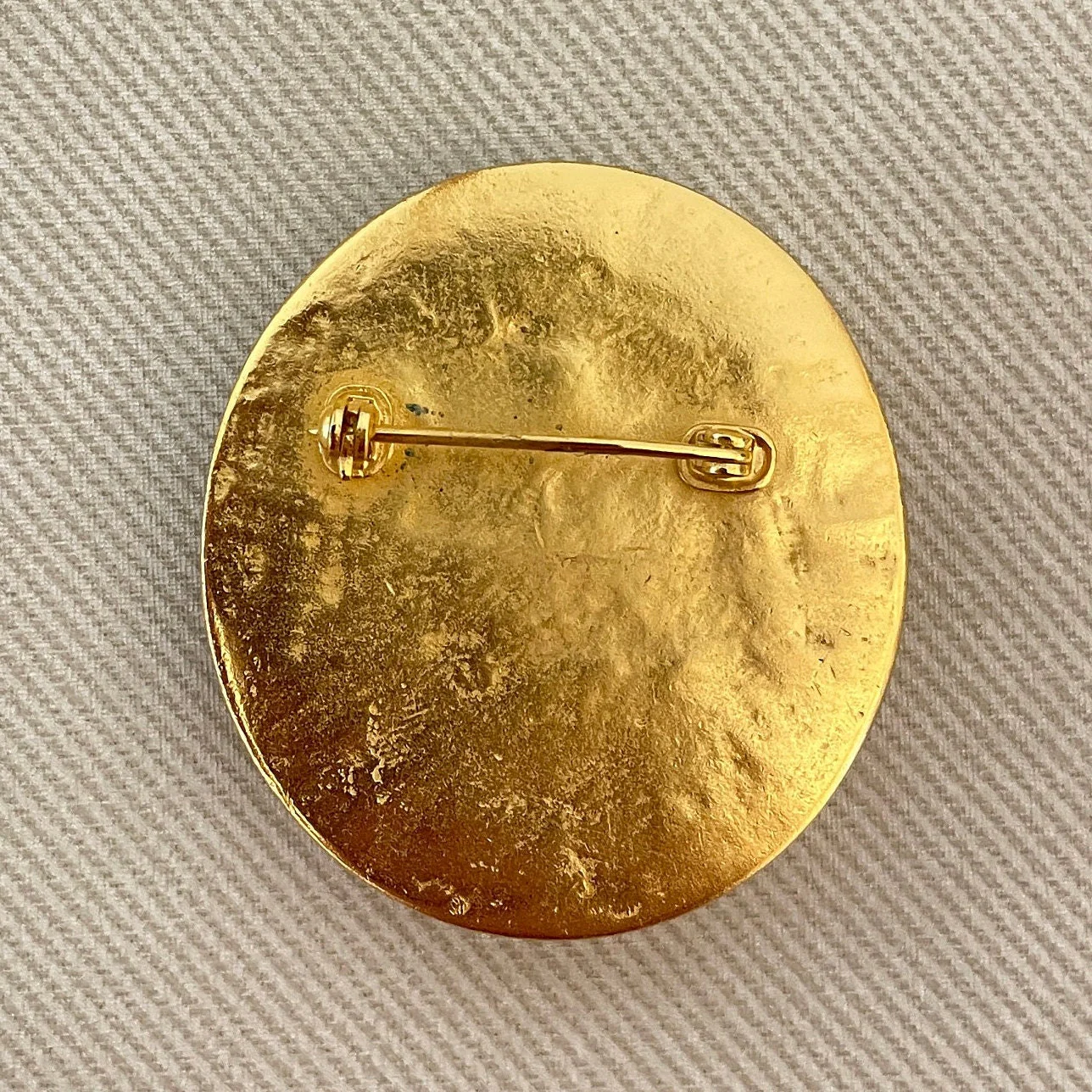 Vintage Etruscan Revival Medallion Brooch - Image 4