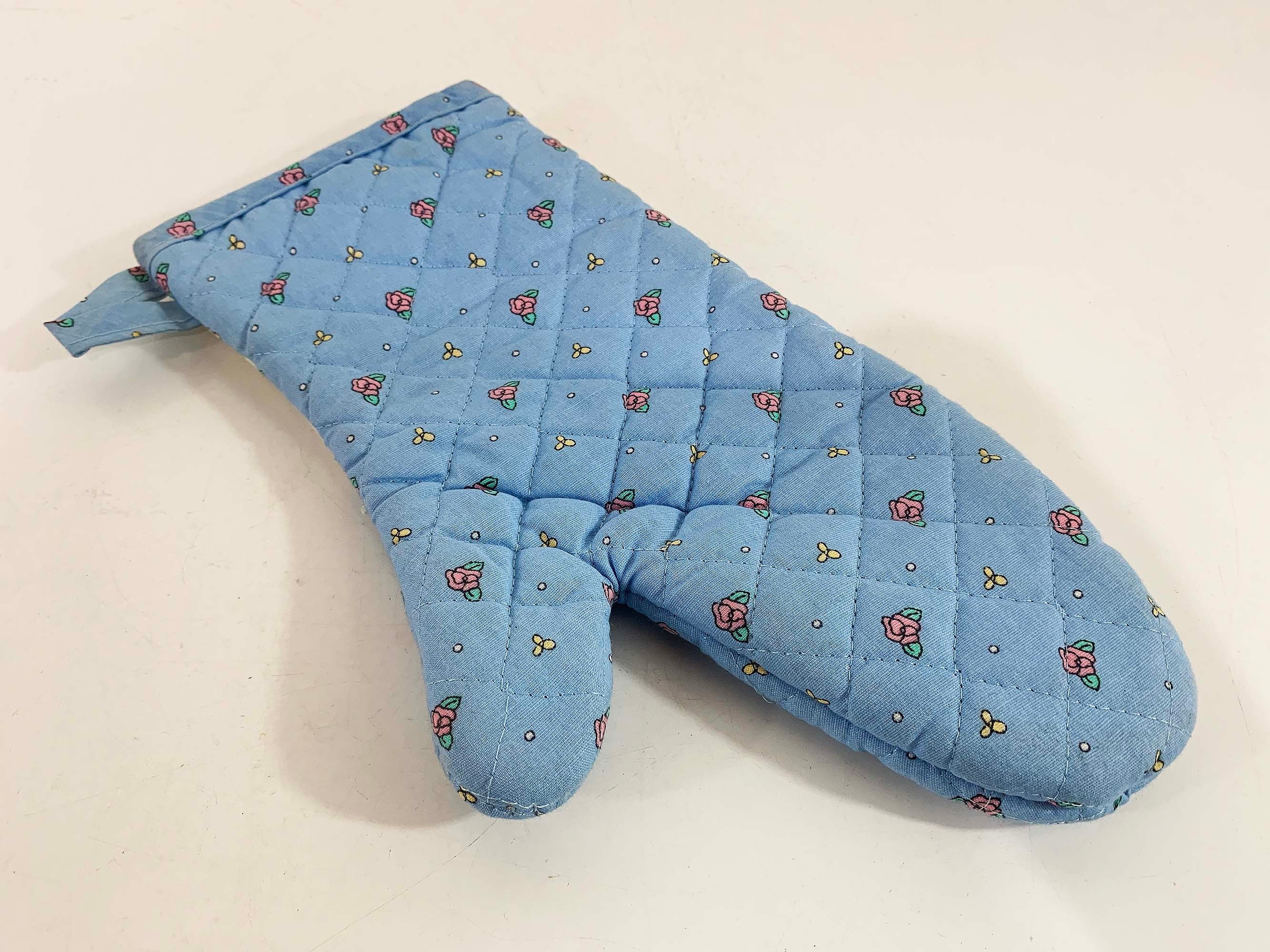 Vintage Floral Oven Mitt Precious Moments Pot Holder Baby Blue Farmhouse Mid-Century Retro Kitschy Kitsch Thanksgiving 90s by Leshner Mills - Image 4