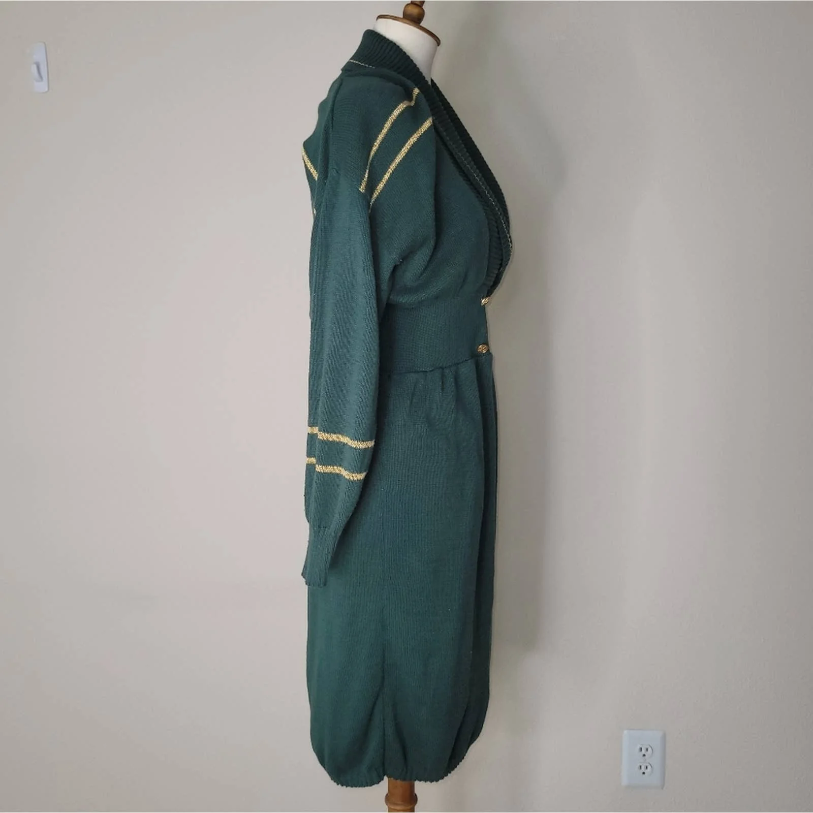 Vintage Forest Green and Gold Long-Sleeved Sweater Dress with Shawl Collar - Image 3