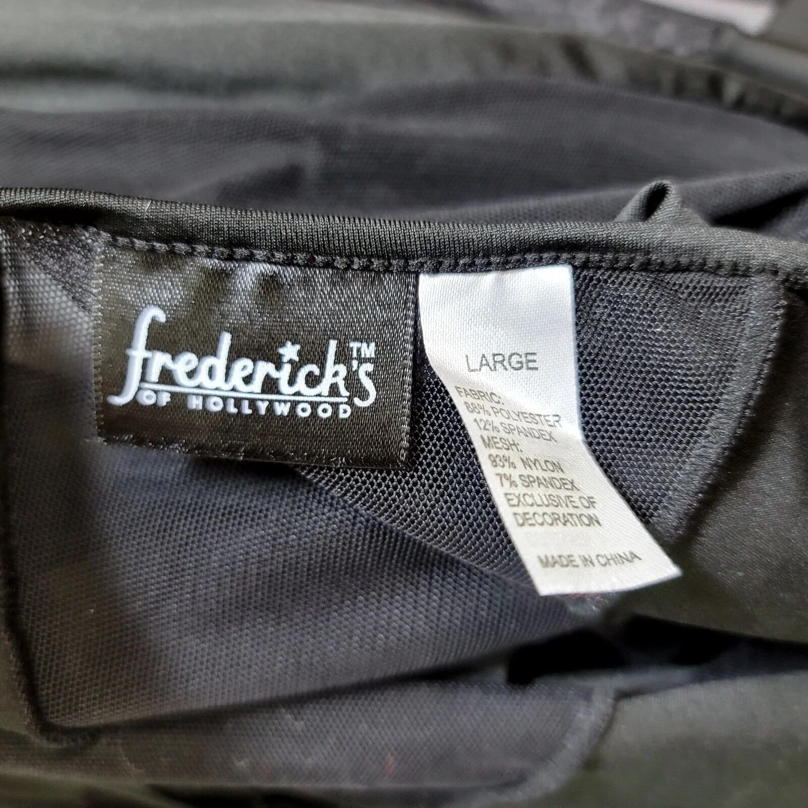 Vintage Fredericks of Hollywood Women's L Black Bias Cut Mesh Swirl Nightgown by Fredericks Of Hollywood - Image 9