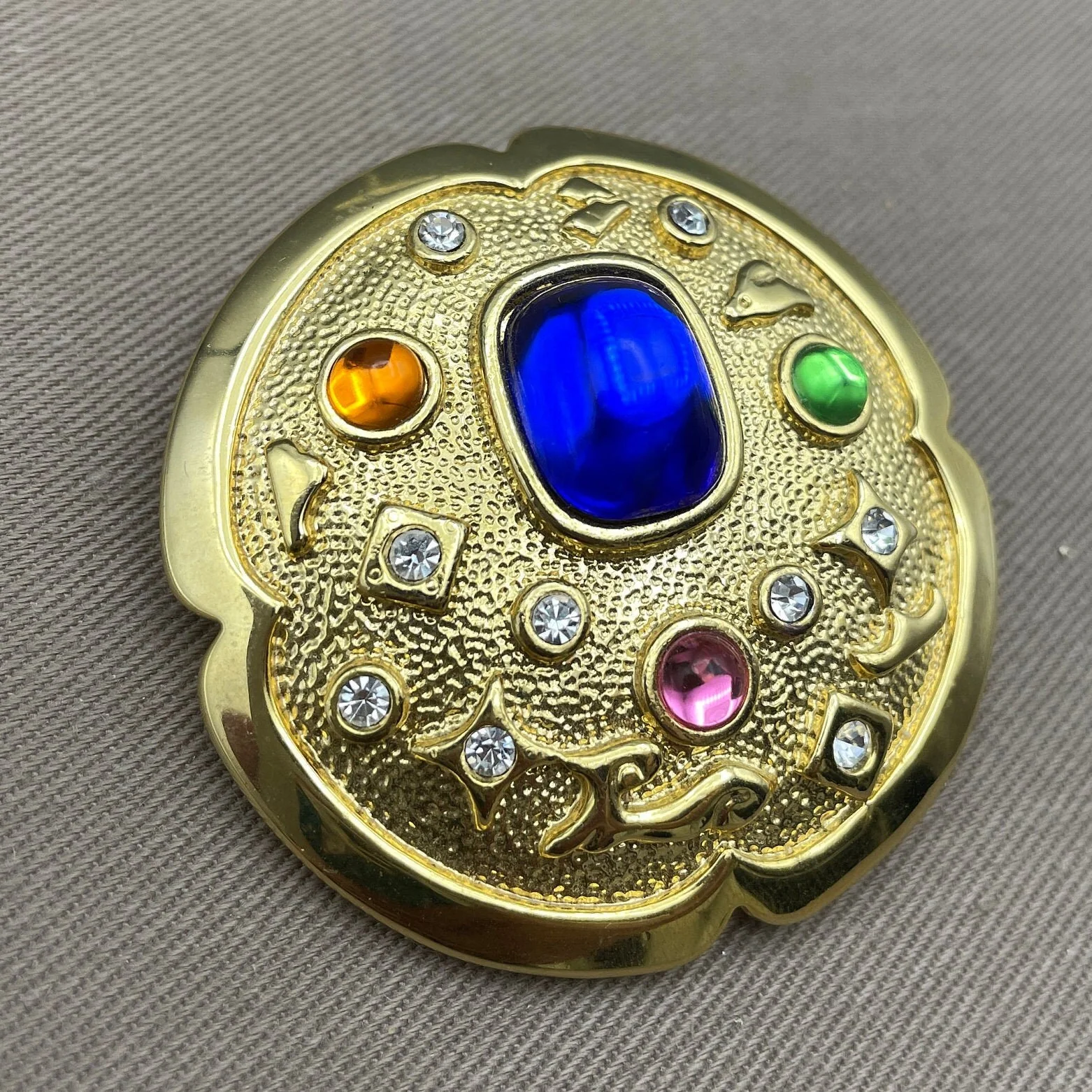 Vintage Glass Cabochon Medallion Pendant Brooch by Park Lane - Image 3