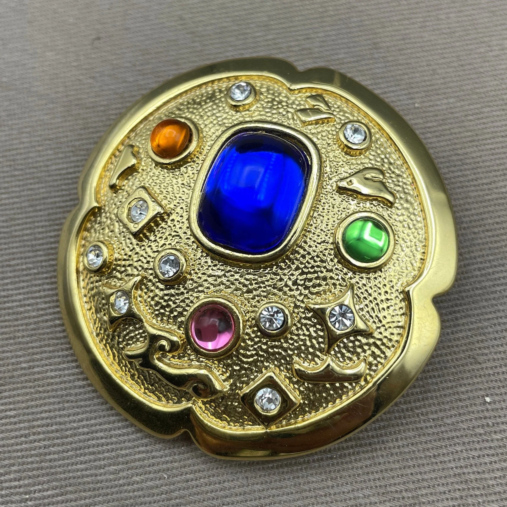 Vintage Glass Cabochon Medallion Pendant Brooch by Park Lane - Image 4