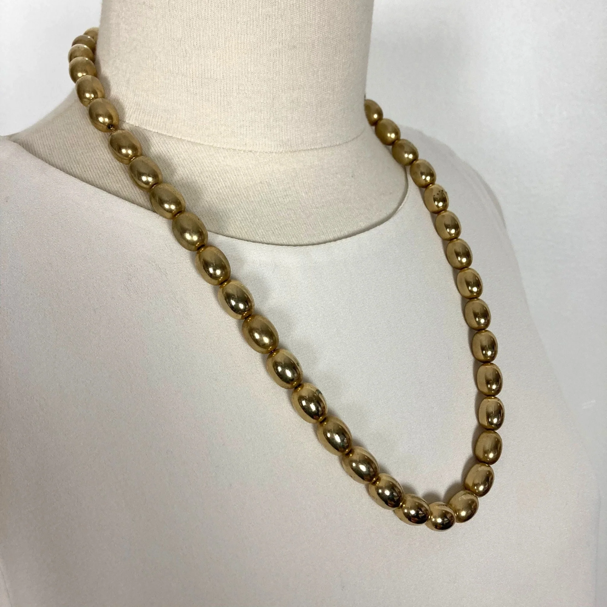 Vintage Gold Bead Necklace Mod Mid Century Classic Preppy - Image 3