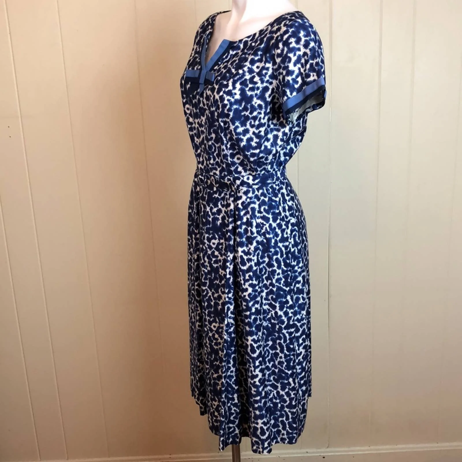 Vintage Graphic Split Neck Fit and Flare Dress - Image 4
