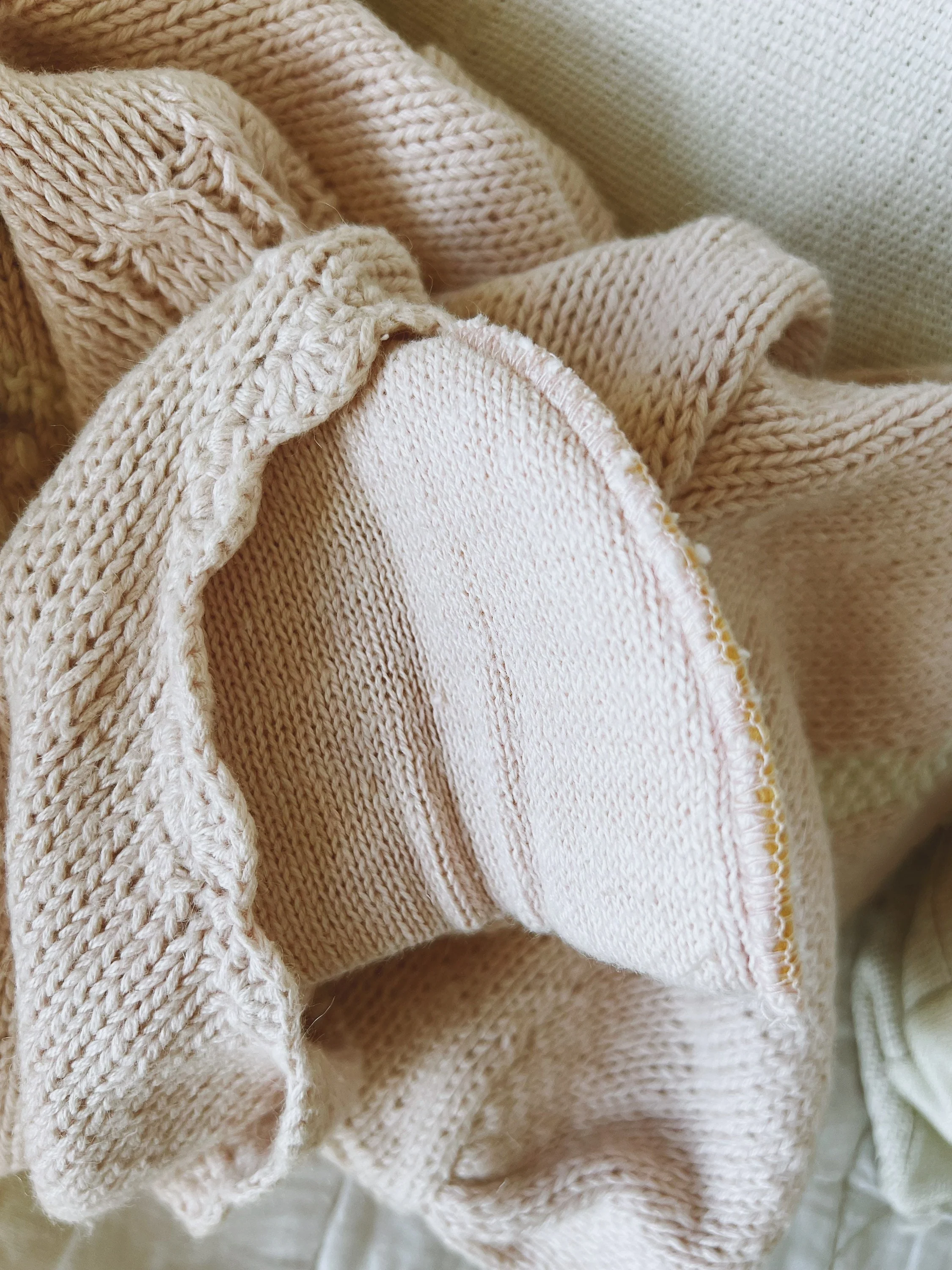 Vintage Hand Knit Sweater 80s Pink Sweater Embellished with Bows by Marisa Christina - Image 5