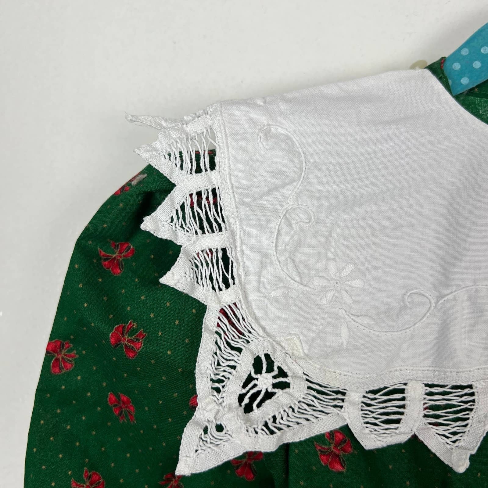 Vintage Hand Smocked Green Christmas Dress Holiday Lace Bib Sz 5 by Amanda Mae - Image 7