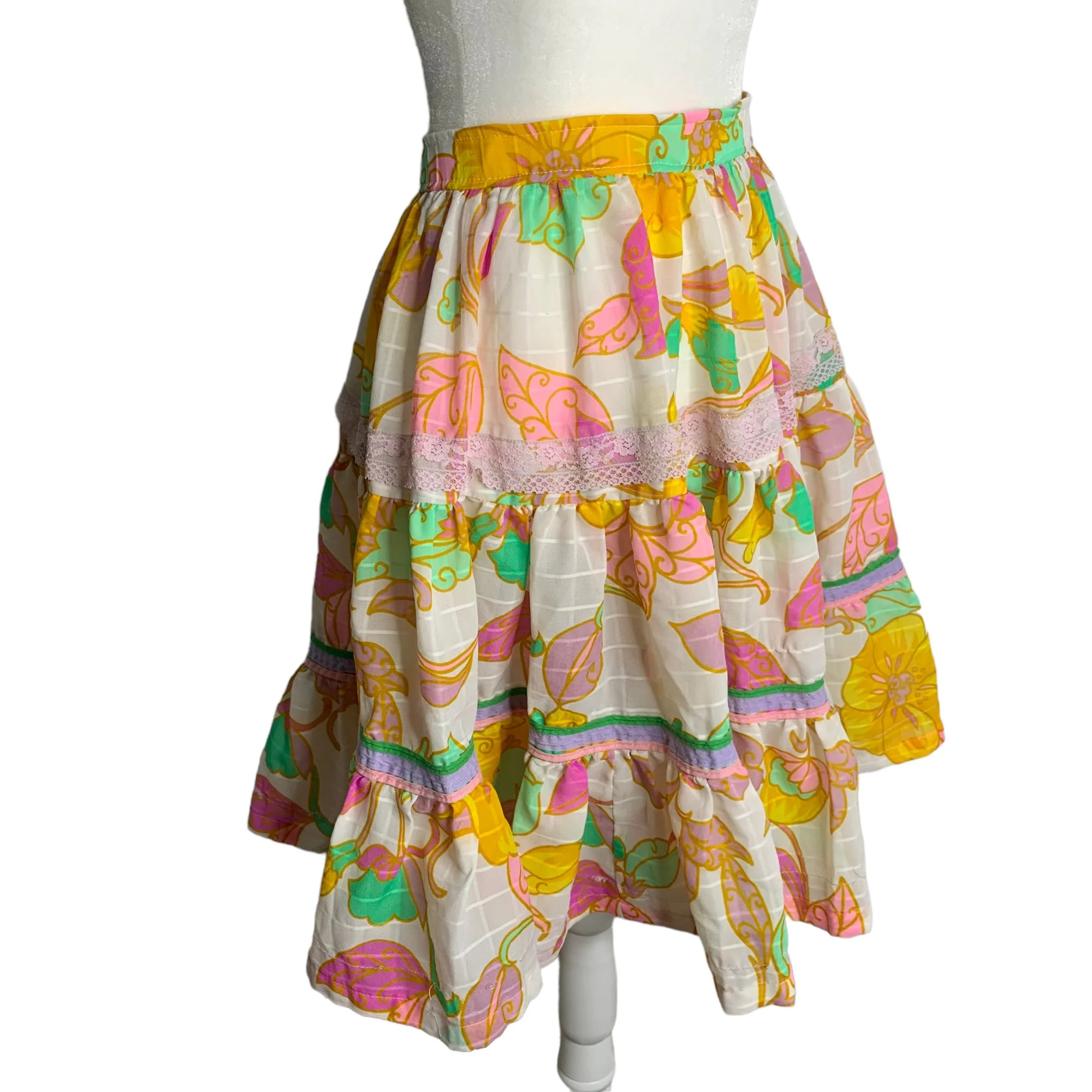 Vintage Handmade Circle Twirl Skirt M White Floral Lace Tiered Ruffle Elastic - Image 6