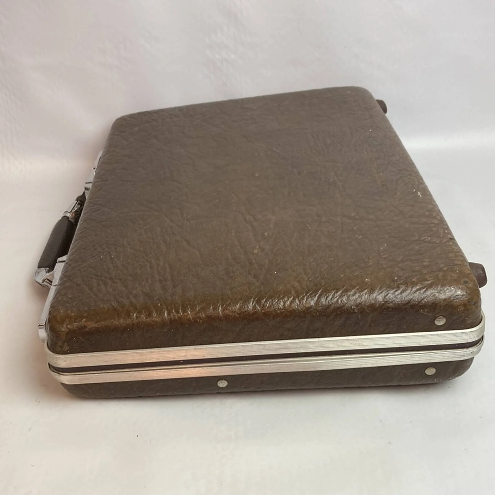 Vintage Hard Shell Brown Briefcase Travel Bag Career by American Tourister - Image 3