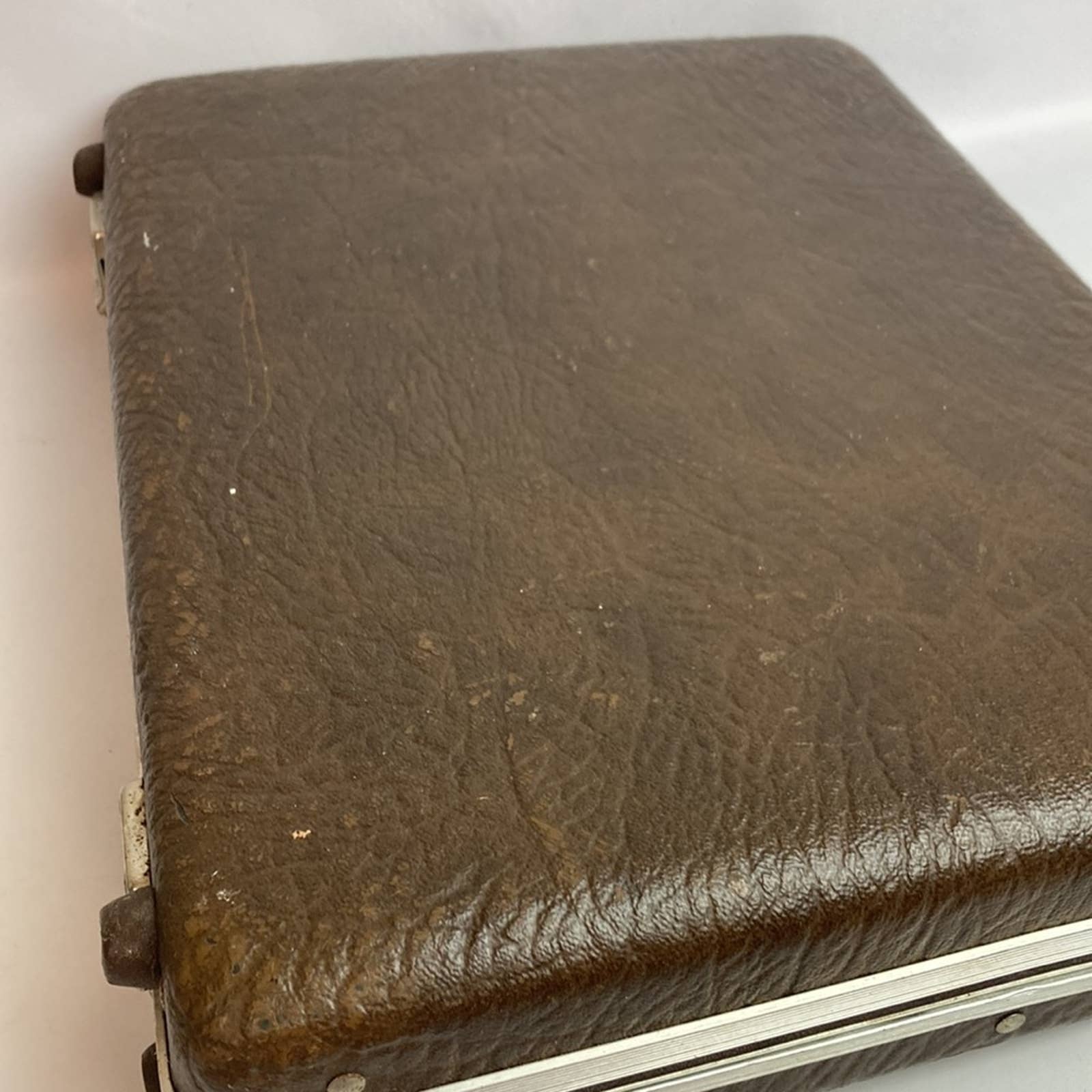 Vintage Hard Shell Brown Briefcase Travel Bag Career by American Tourister - Image 5