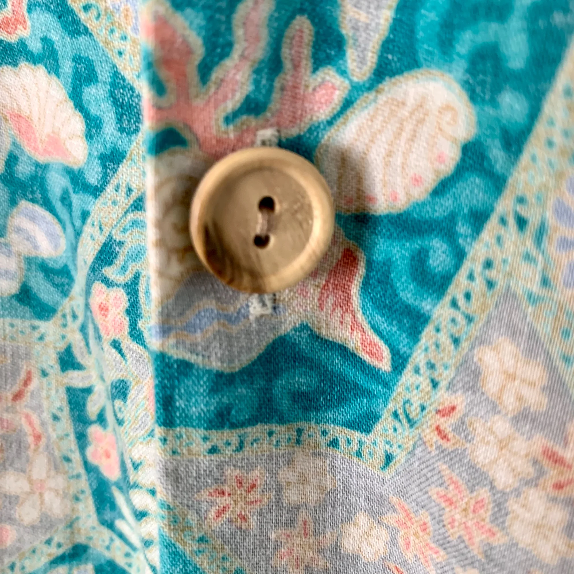 Vintage Hawaiian Shirt Large Rare Made In Hawaii Cotton Print by Kahala - Image 9