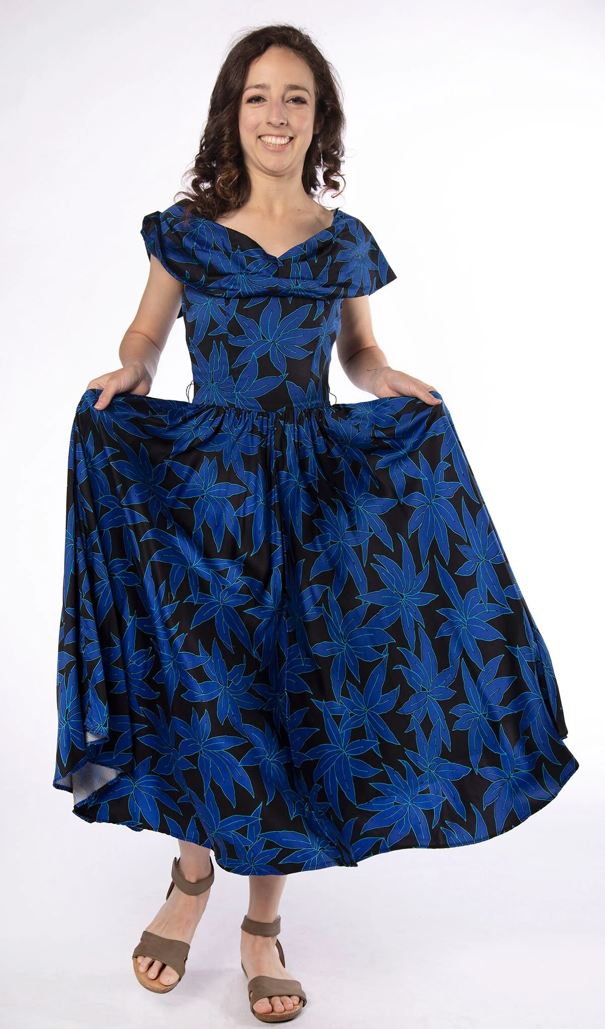 Vintage Hawaiian Style Dress - 80s Dark Blue and Black Tropical Leaf Floral Print Summer Dress - Long Maxi Skirt - Off The Shoulder Small by On The Rocks, California - Image 6