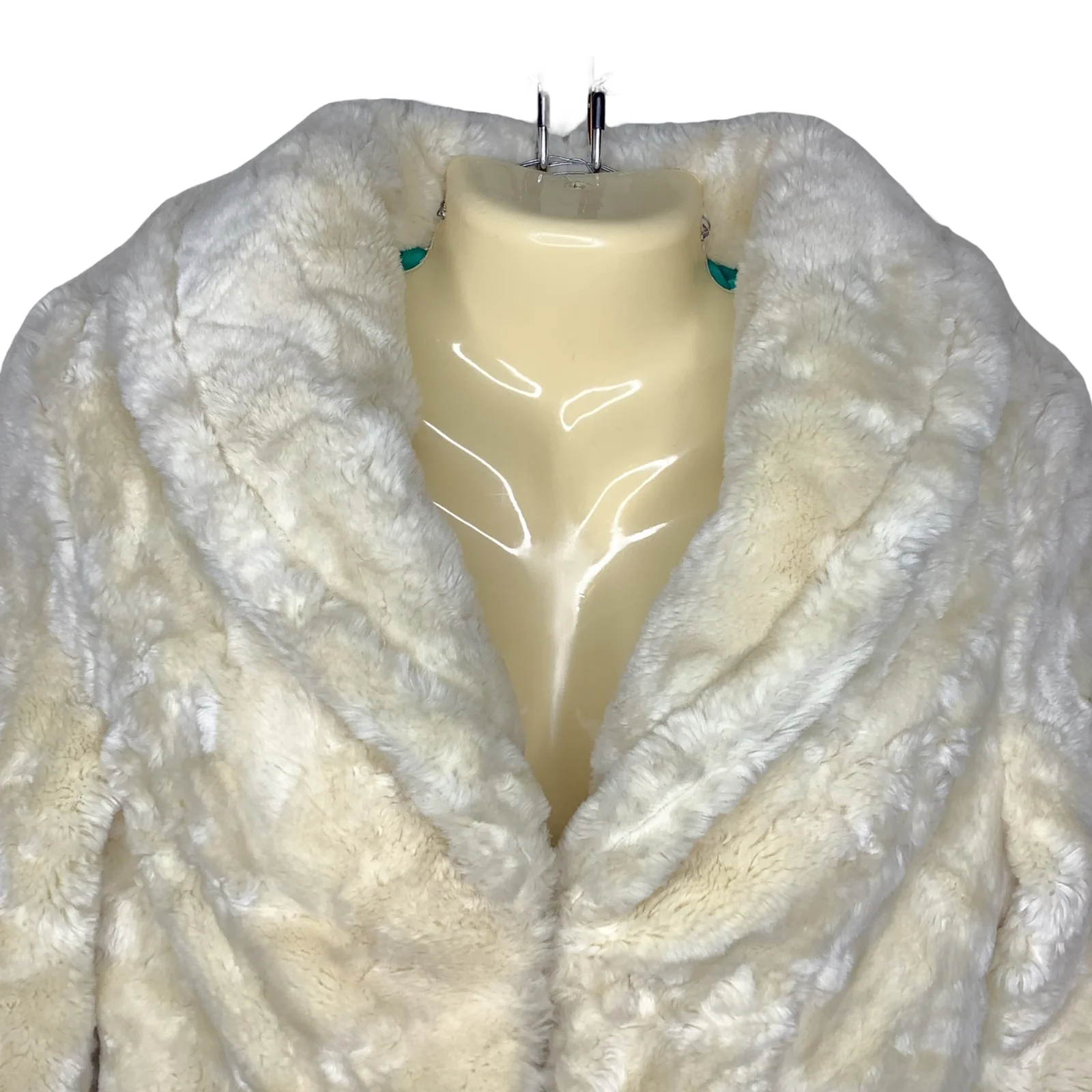 Vintage Jacket 90s 00s Faux Fur Cropped Cream Plush Glam Xs/s Harajuku by Wet Seal - Image 4