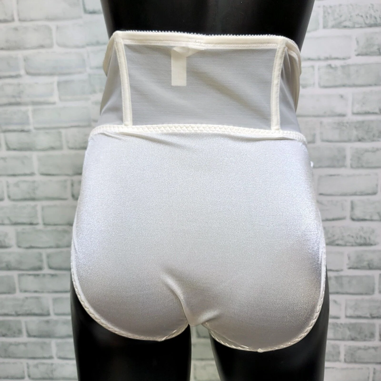 Soft Skins Boned Waist Cream Lace Nylon Panties By  JCPenney - Image 2