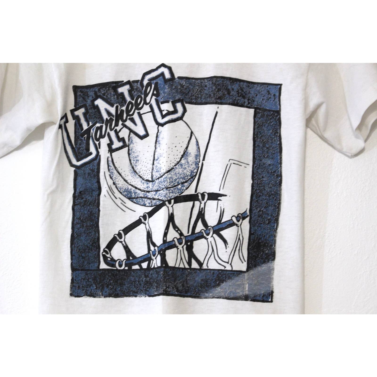 Vintage Kids University of North Carolina Unc Tar Heels Basketball T-Shirt Medium - Image 3