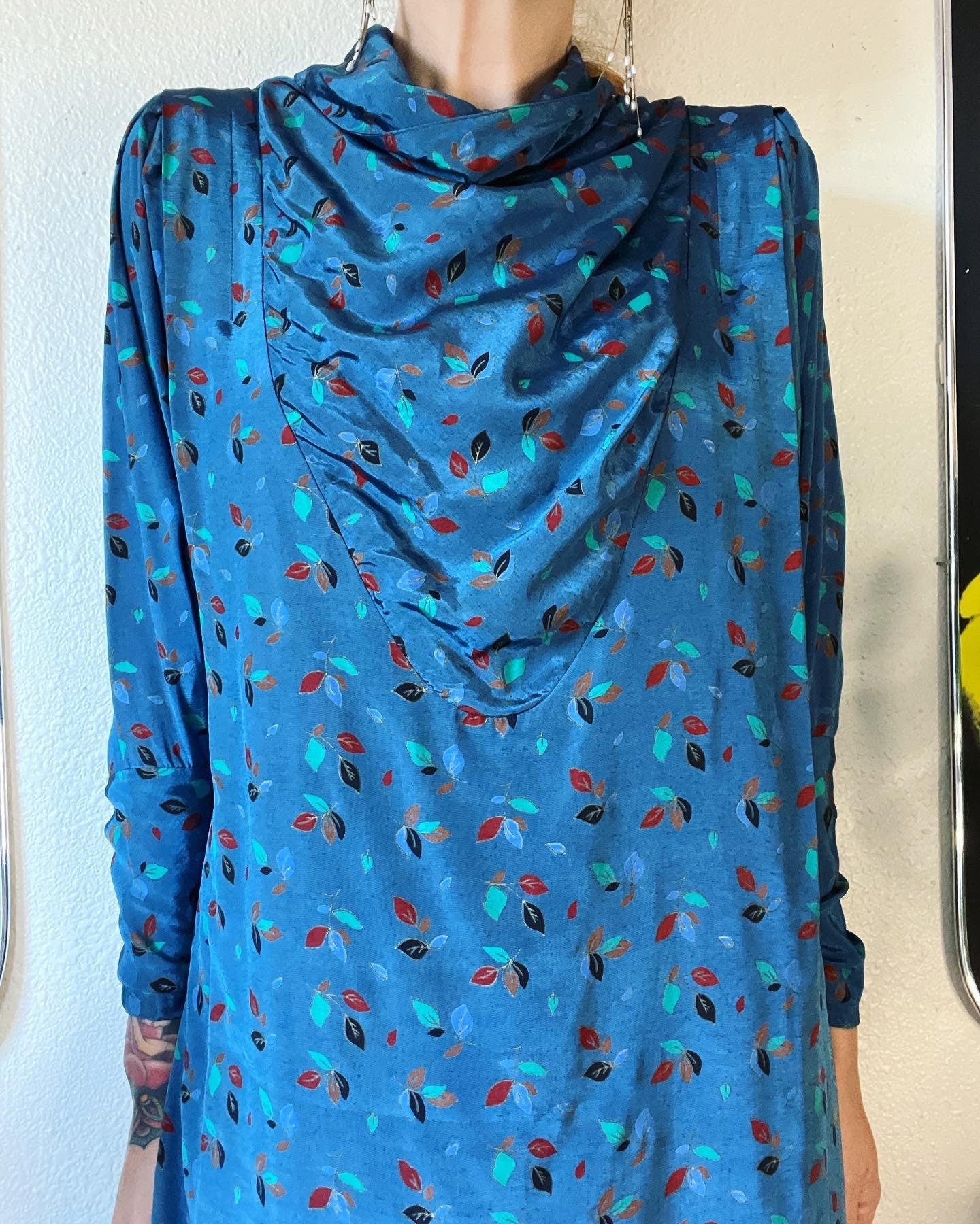 Vintage Late 70s Early 80s Vivid Sky Blue Viscose Silk Cross Weave Dress - Image 3