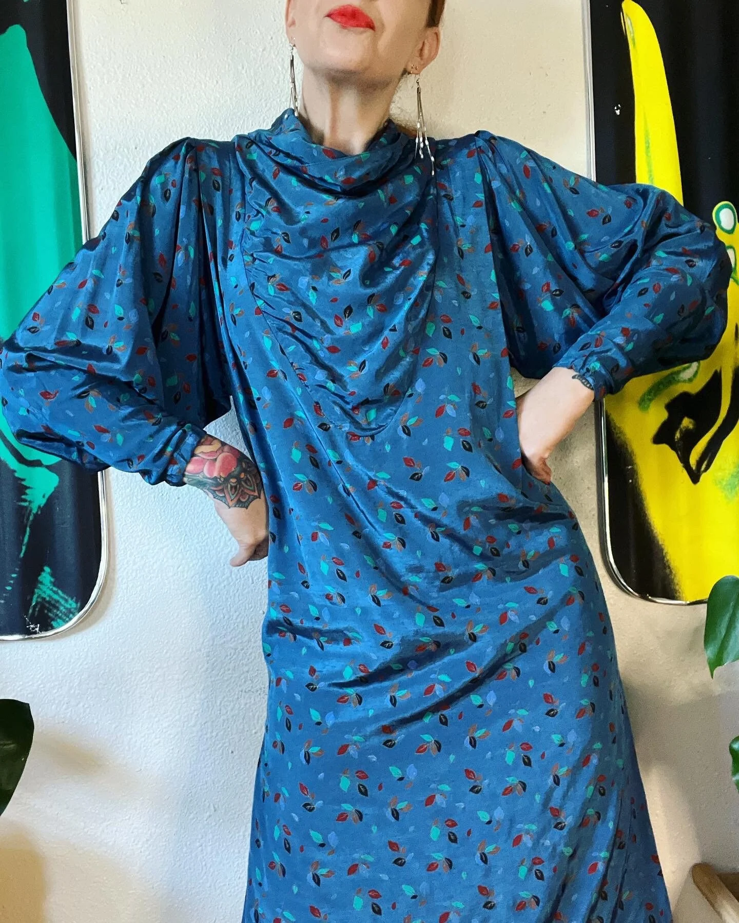 Vintage Late 70s Early 80s Vivid Sky Blue Viscose Silk Cross Weave Dress - Image 5