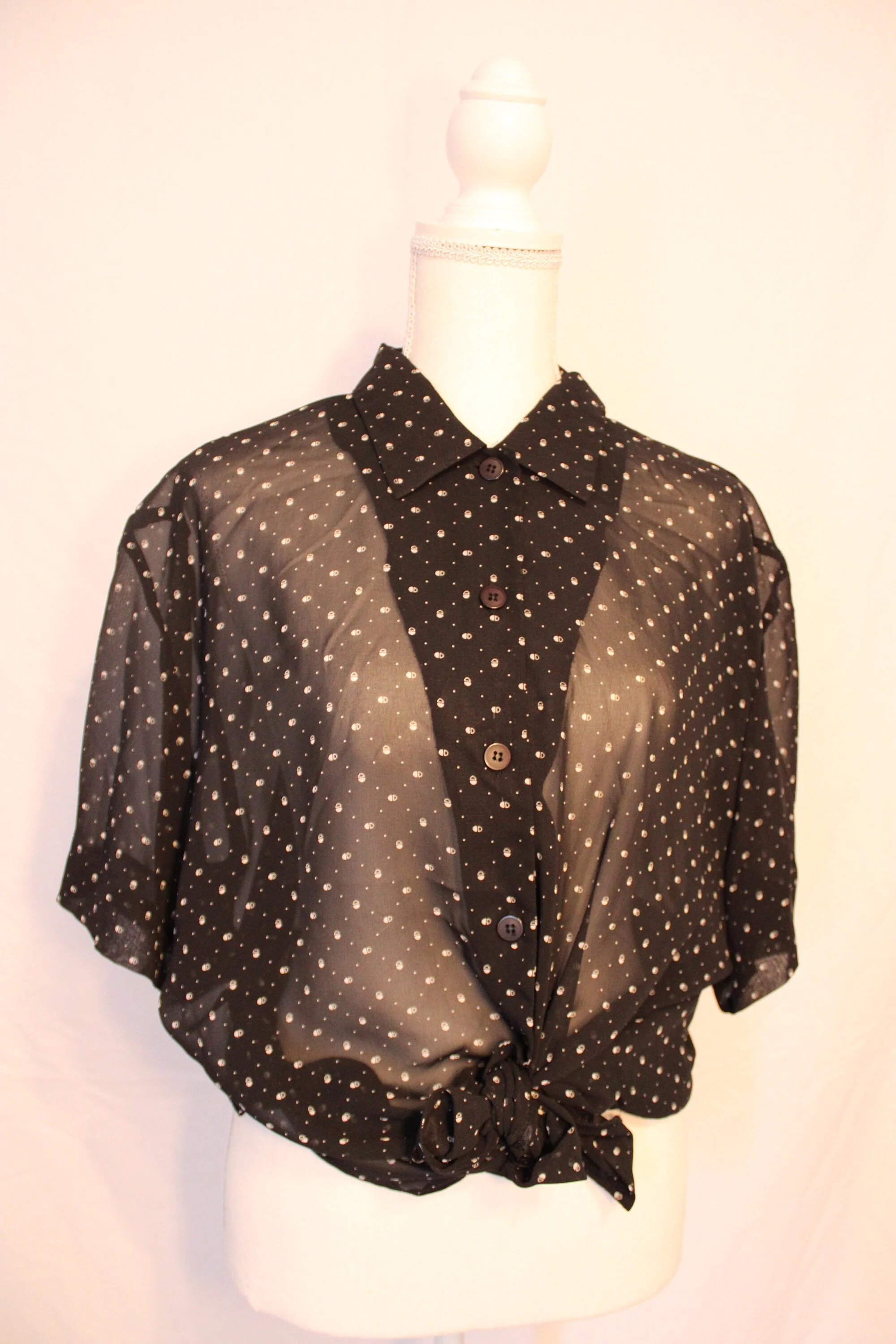 80s Vintage Black And White Blouse With Atomic Print By Leslie Fay Sportswear - Image 5
