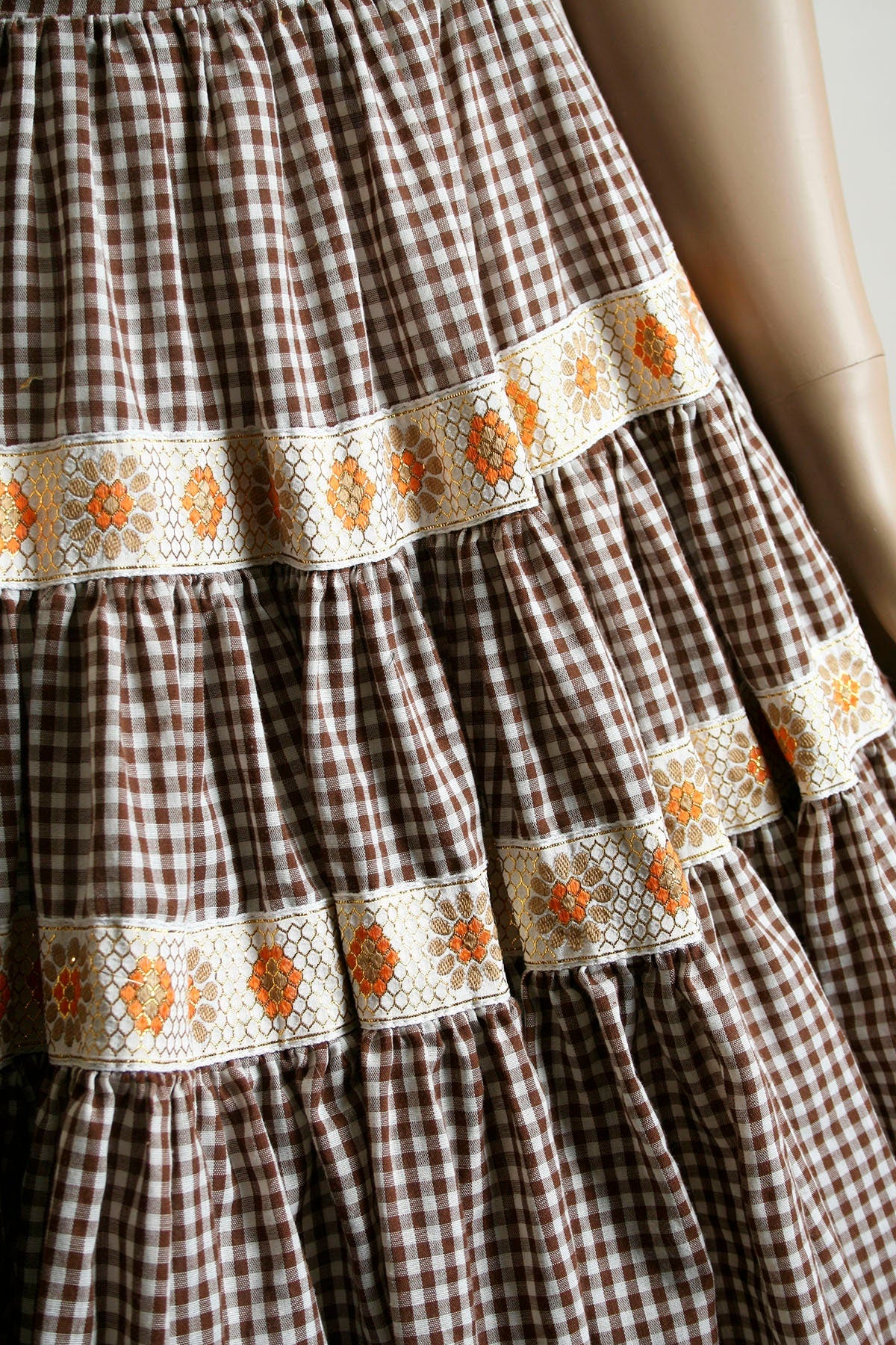 Vintage Lolita Gingham 70s Cocoa Brown Sunflower Floral Print Square Dance Full Skirt Pinup Cotton Day Dress - Image 10