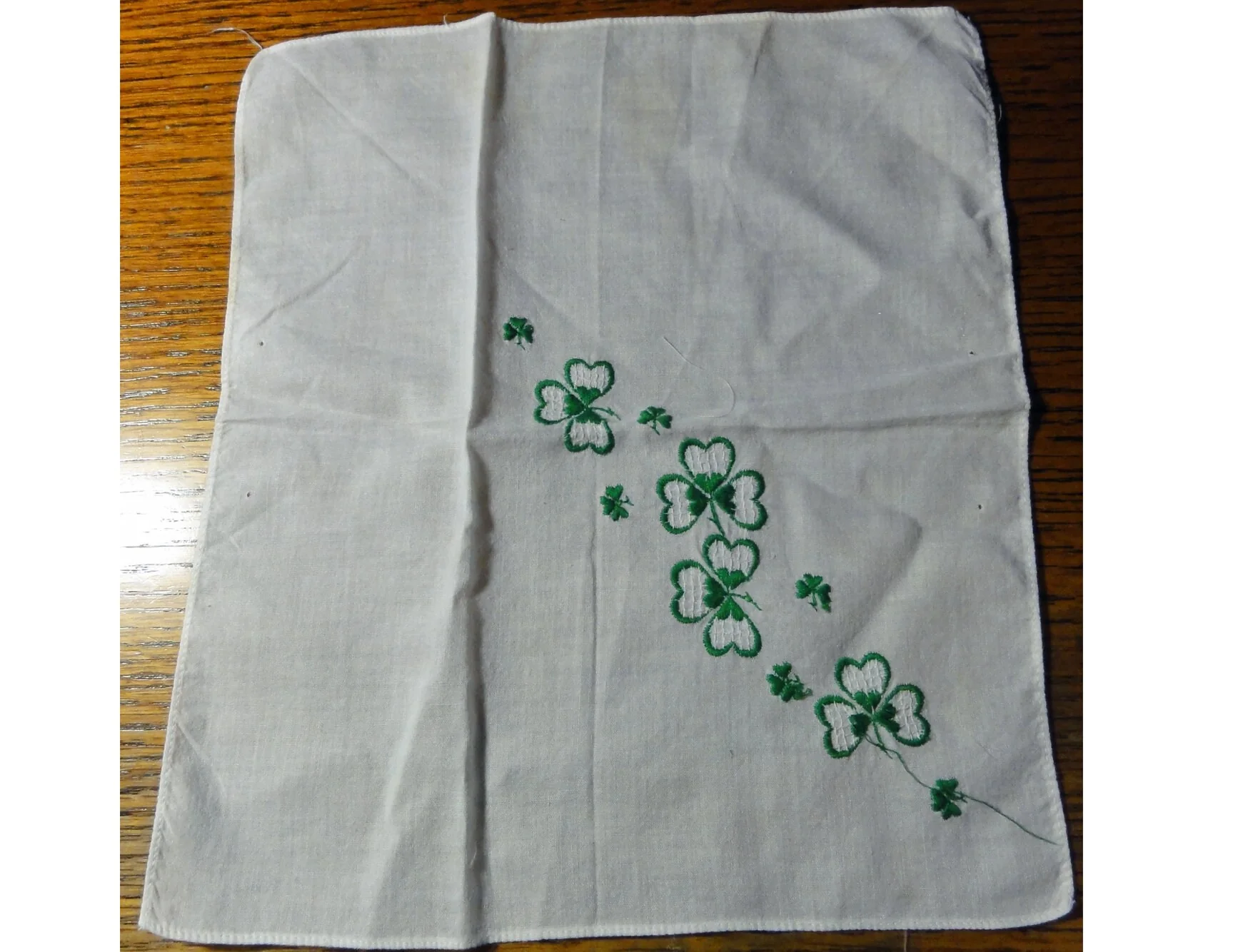 Vintage Lot of 3 Handkerchiefs Embroidered Green Pink Flowers - Image 4