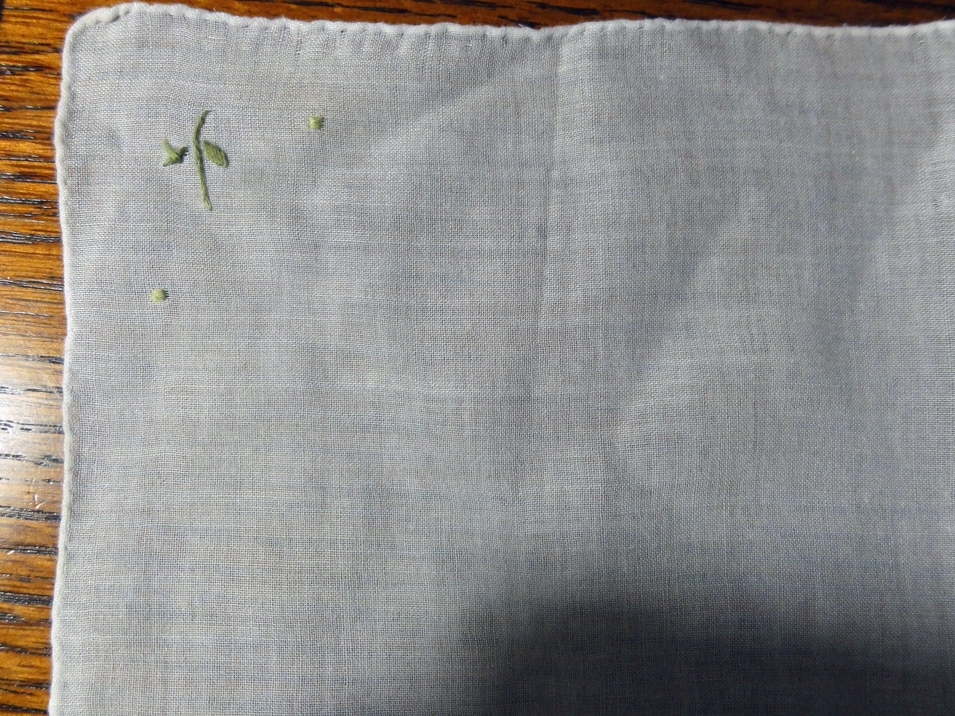 Vintage Lot of 3 Handkerchiefs Embroidered Green Pink Flowers - Image 8