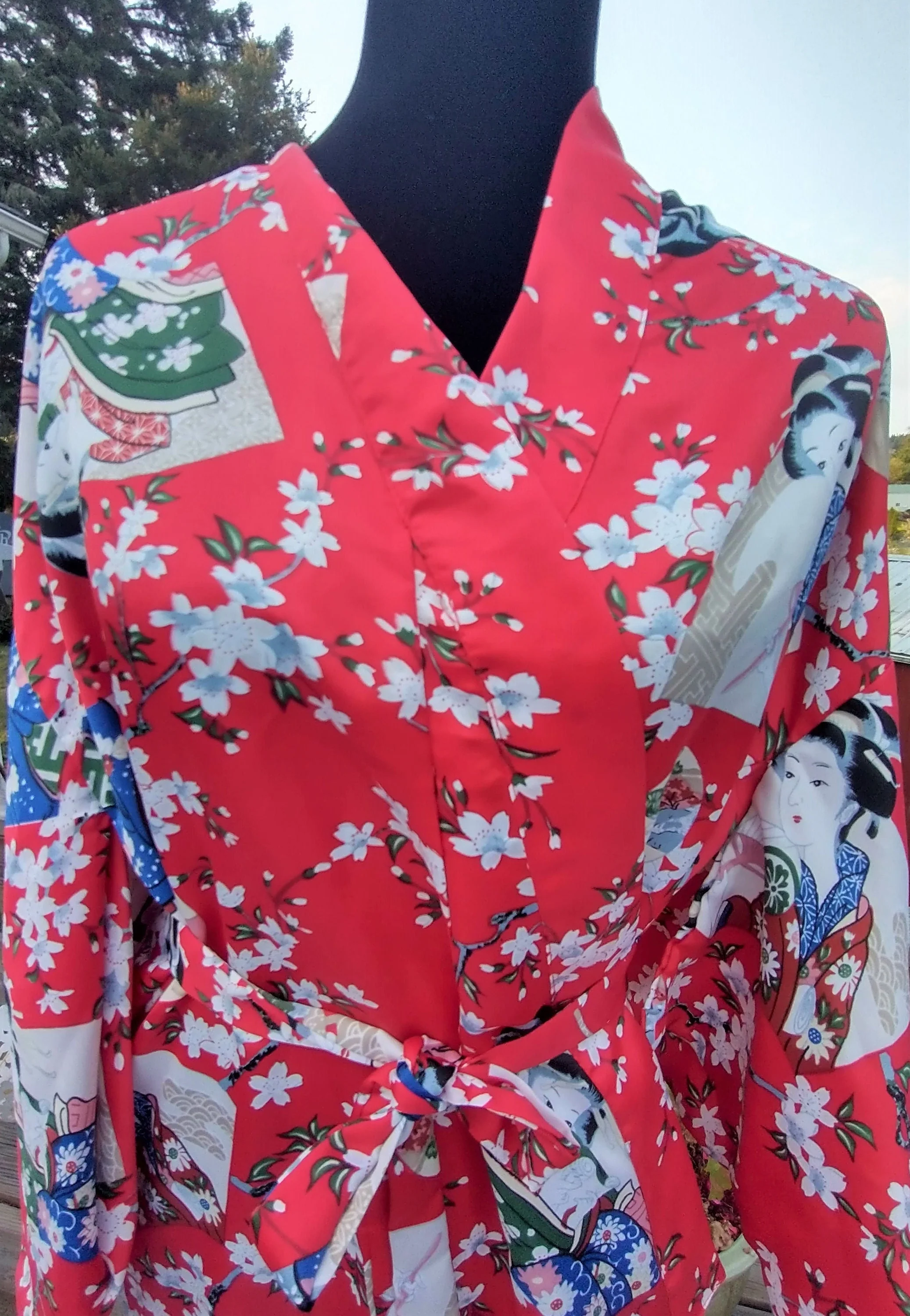 Vintage Lotus Print Novelty Print Red and White Women's Robe Small To Medium - Image 3