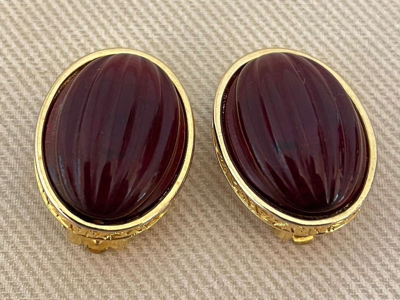 Vintage Lucite Melon Cabochon Signed Designer Clip-On Statement Earrings by Liz Claiborne - Image 2