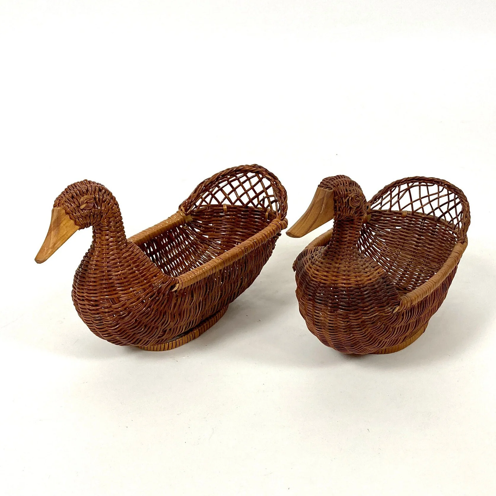 Vintage Mcm Wicker Duck Basket Set Brown Woven Swan with Wood Beak Planters - Image 3