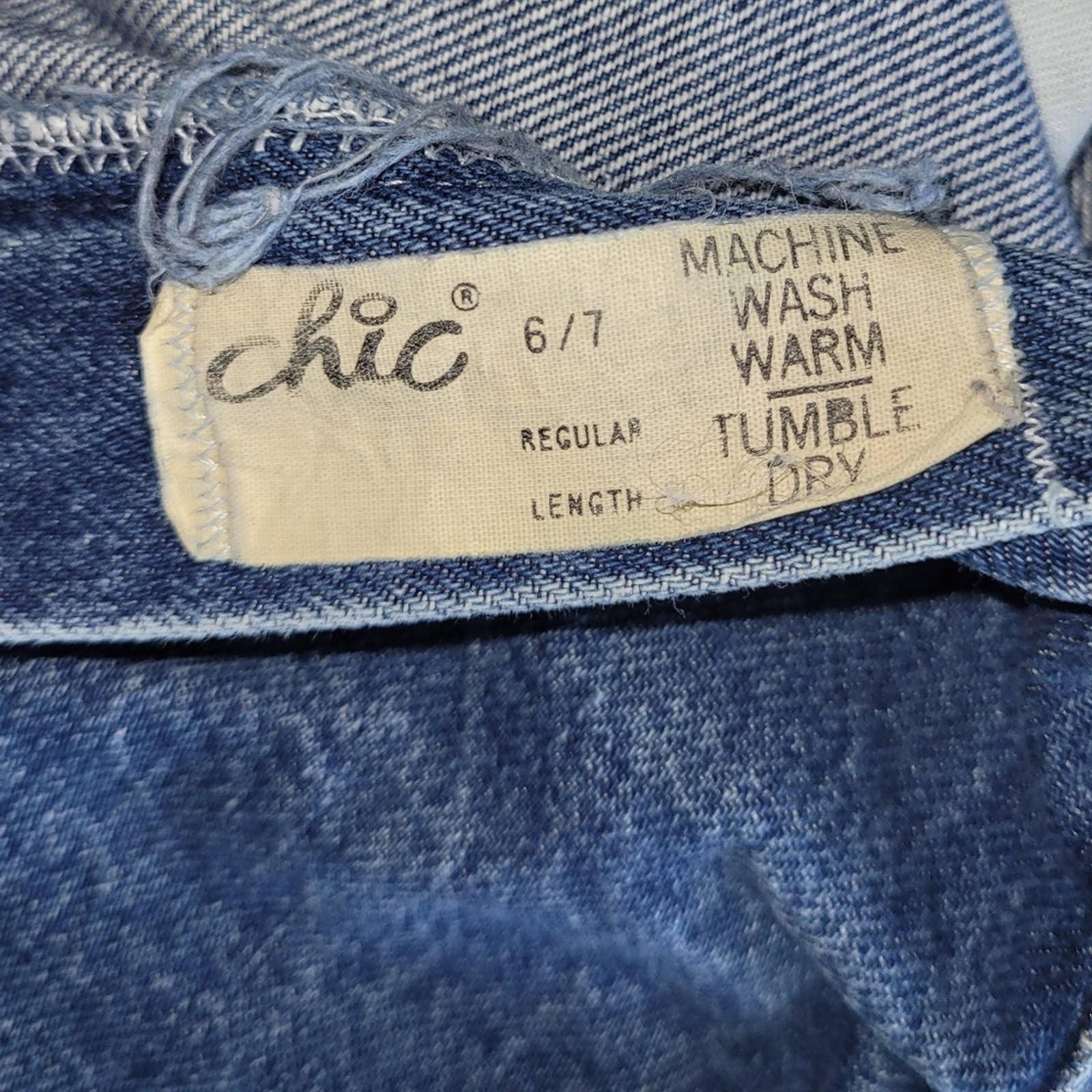Vintage Medium Wash High Waist Straight Leg Jeans with Contrast Stitching -xxs by Chic - Image 10