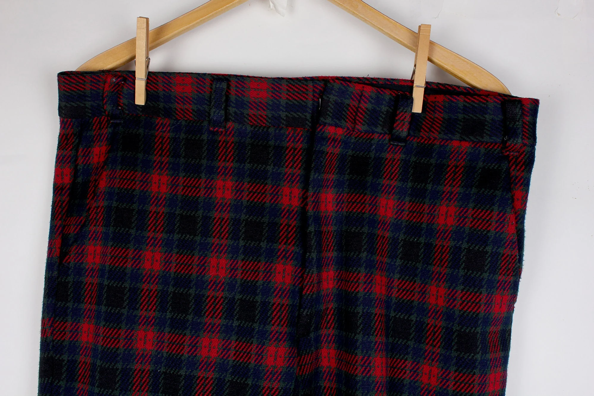 Vintage Mens 70s Era Christmas Red Green Blue Plaid Polyester Leisure Pants - Image 2