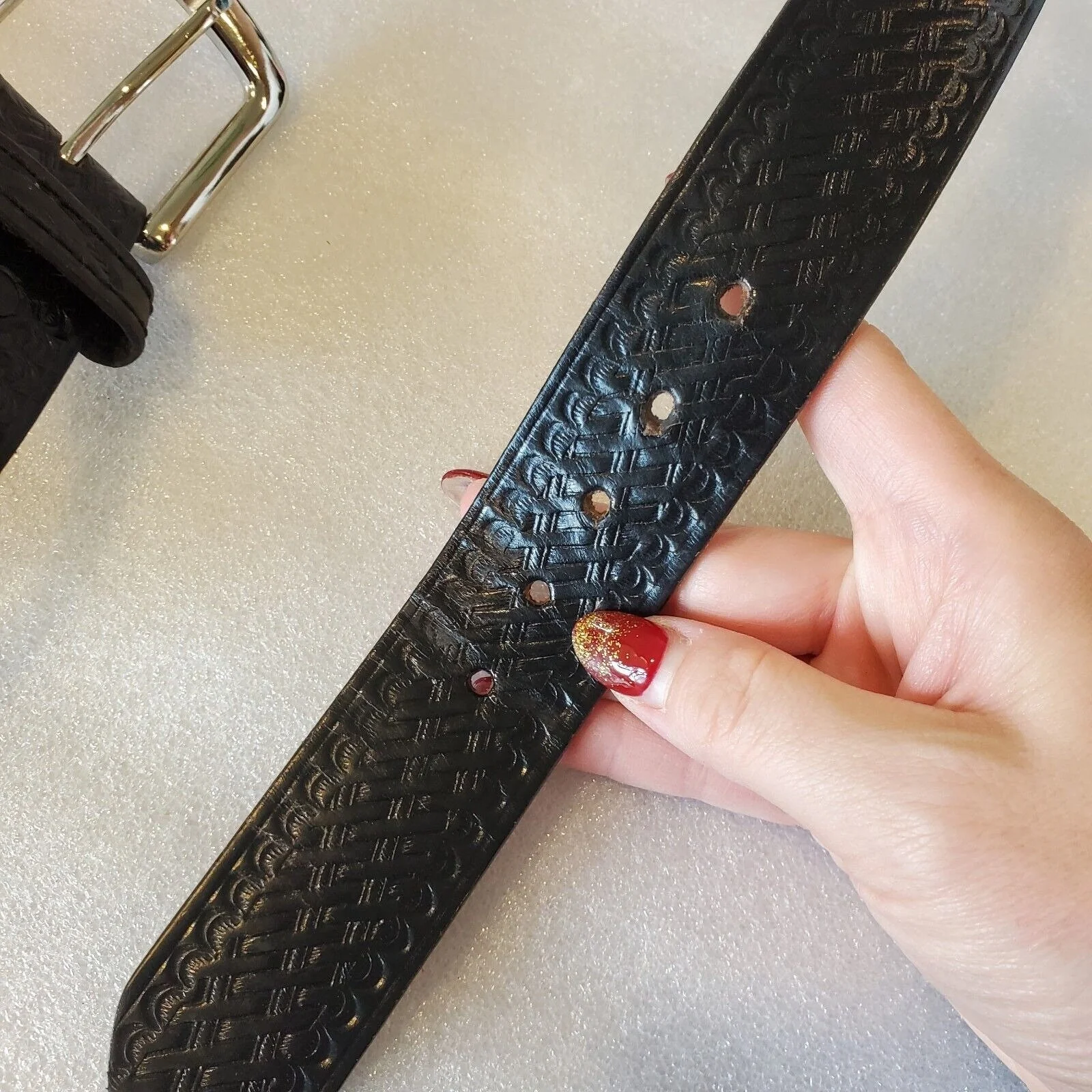 Vintage Mens Black Tooled Textured Leather Belt Silver Buckle 34-37" Removable - Image 4