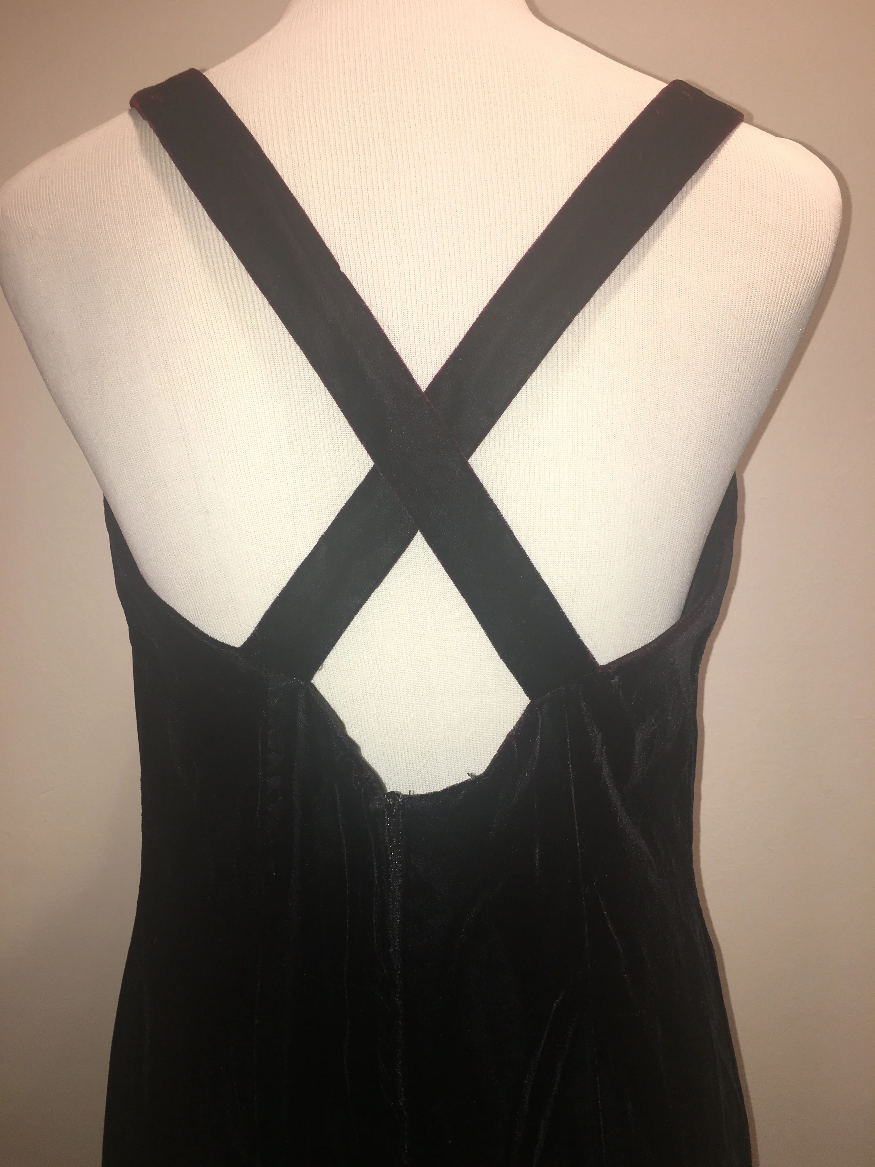 Vintage Merlot Velvet Dress With Embellishment By Jessica Mcclintock Gunn Sax Dress - Size 8 - Image 6