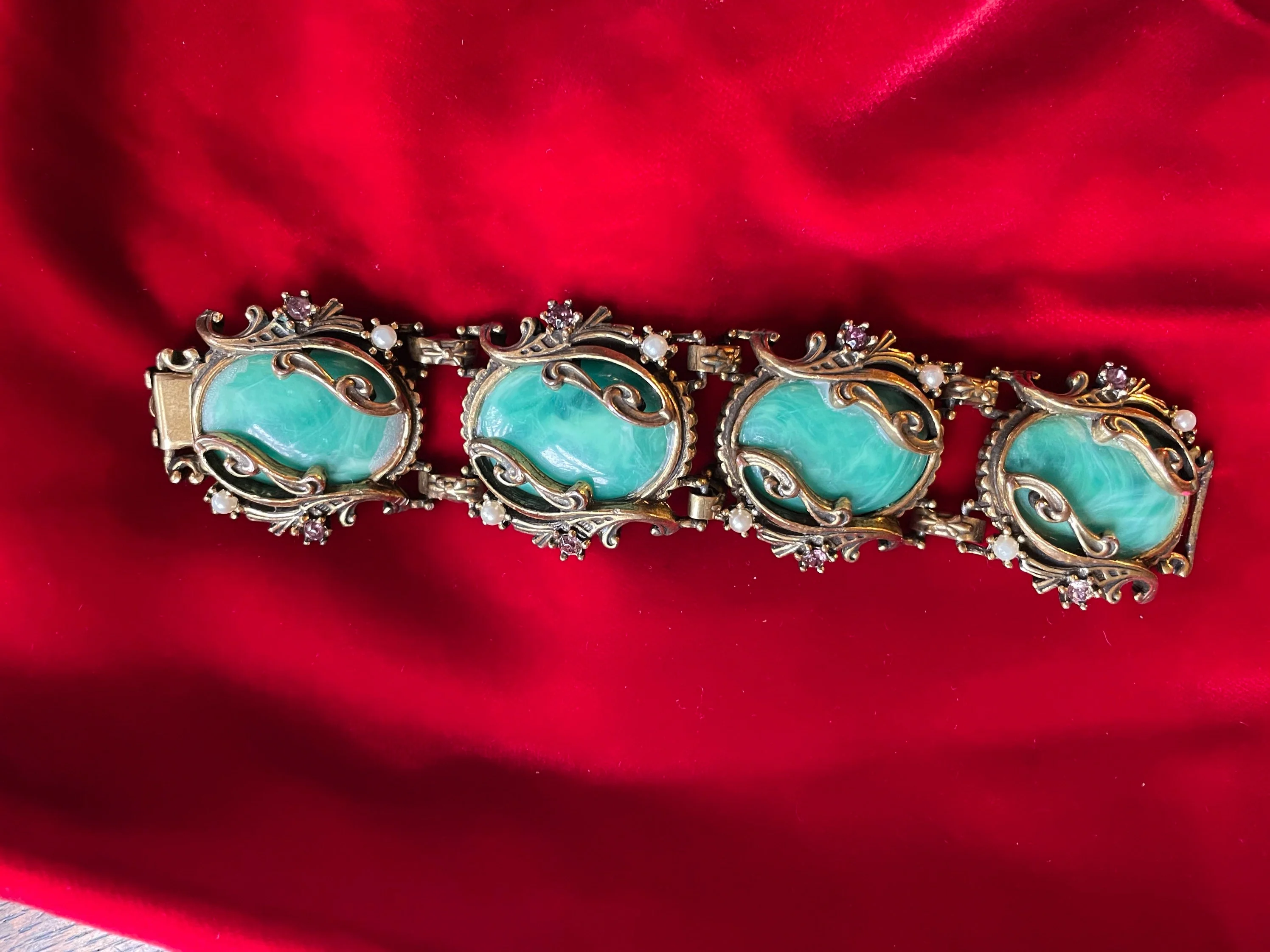 Vintage Mid Century 60s Nouveau Style Green Galalith Stones Costume Jewelry Small Pearls and Purple Rhinestones - Image 2