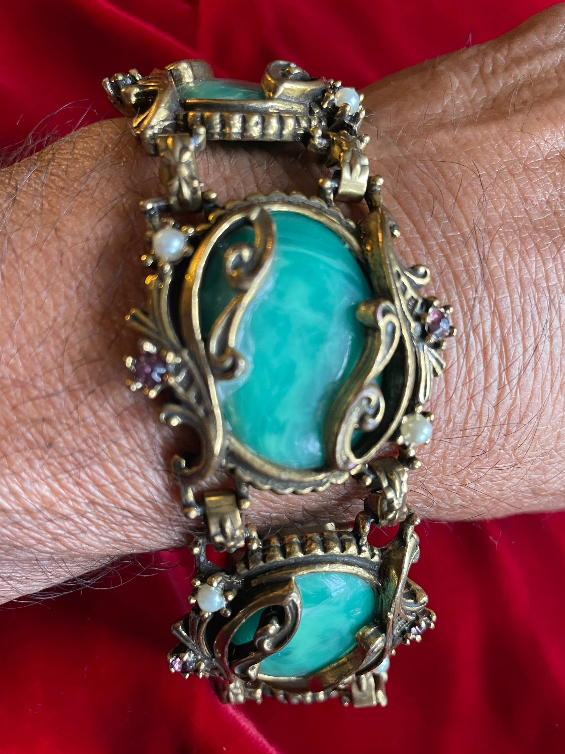 Vintage Mid Century 60s Nouveau Style Green Galalith Stones Costume Jewelry Small Pearls and Purple Rhinestones - Image 7