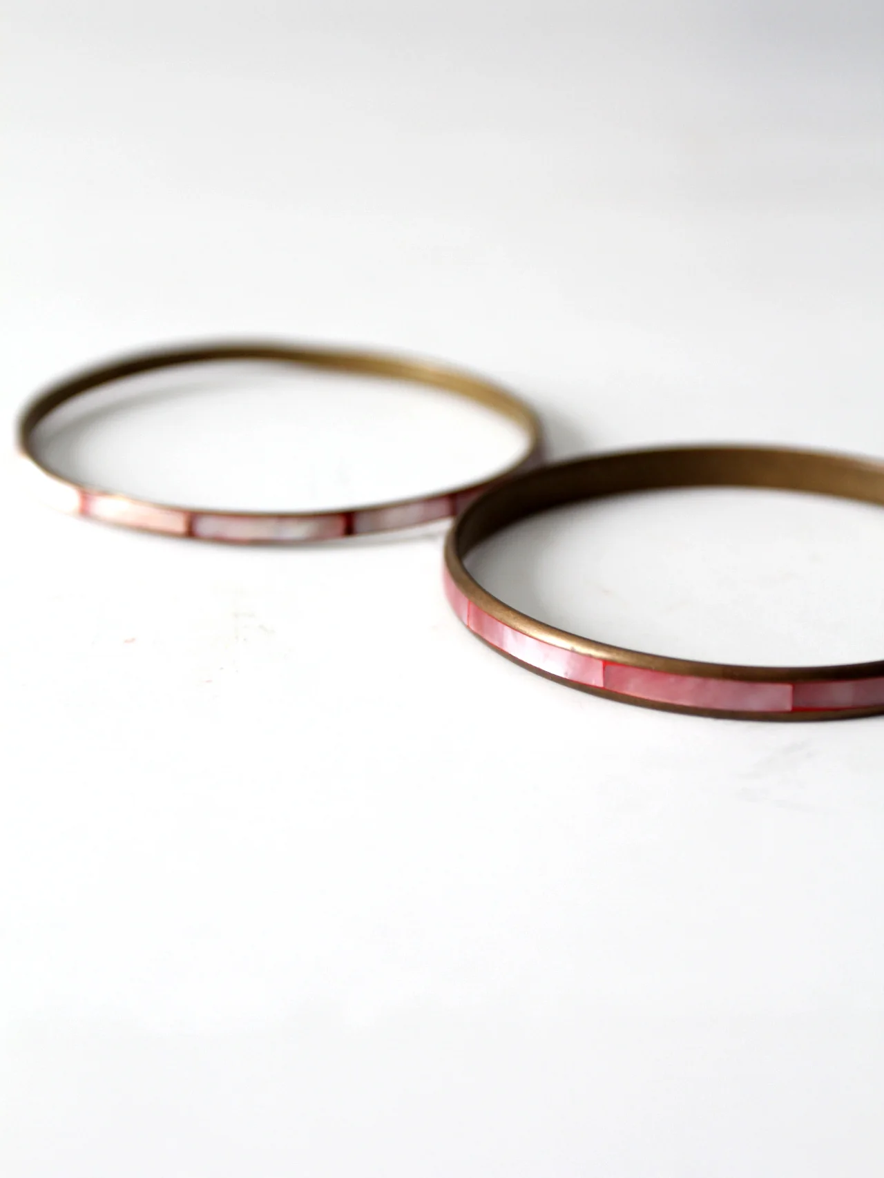Vintage Mother Of Pearl Pink Bangles Pair - Image 6