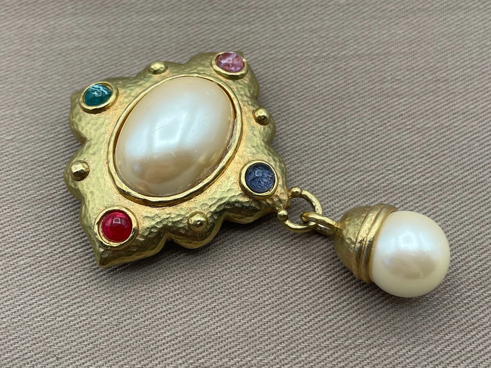 Vintage Mughal Baroque Pearl Cabochon Ruby Jade Sapphire Amethyst Brooch Pin - Image 3