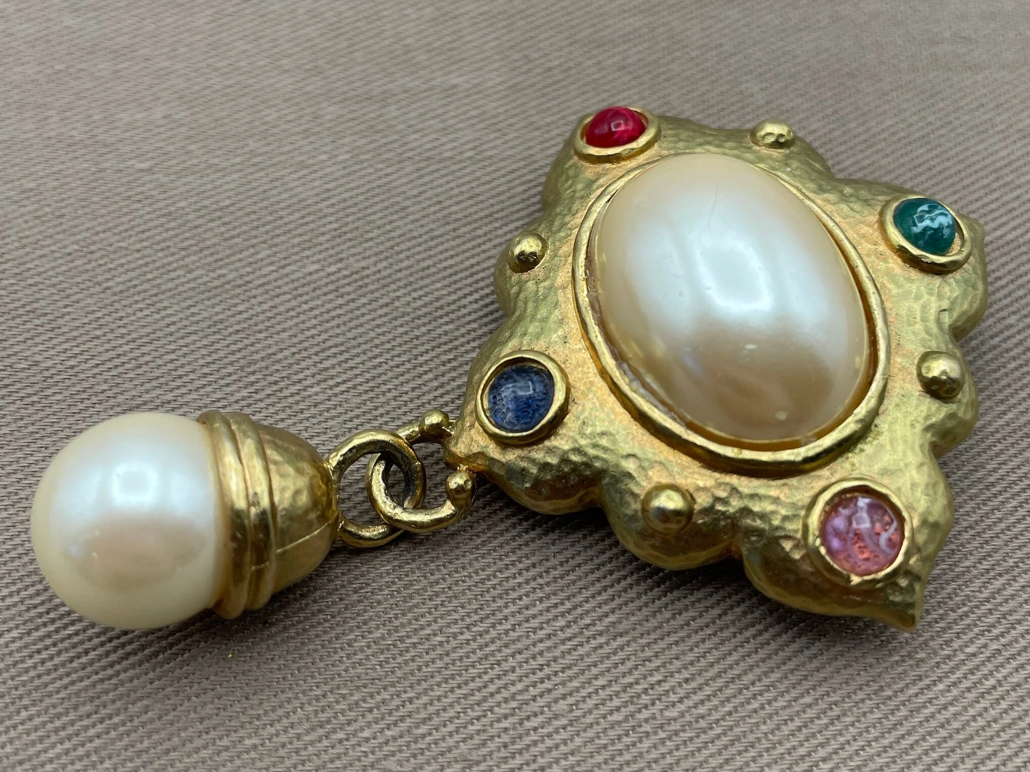 Vintage Mughal Baroque Pearl Cabochon Ruby Jade Sapphire Amethyst Brooch Pin - Image 4