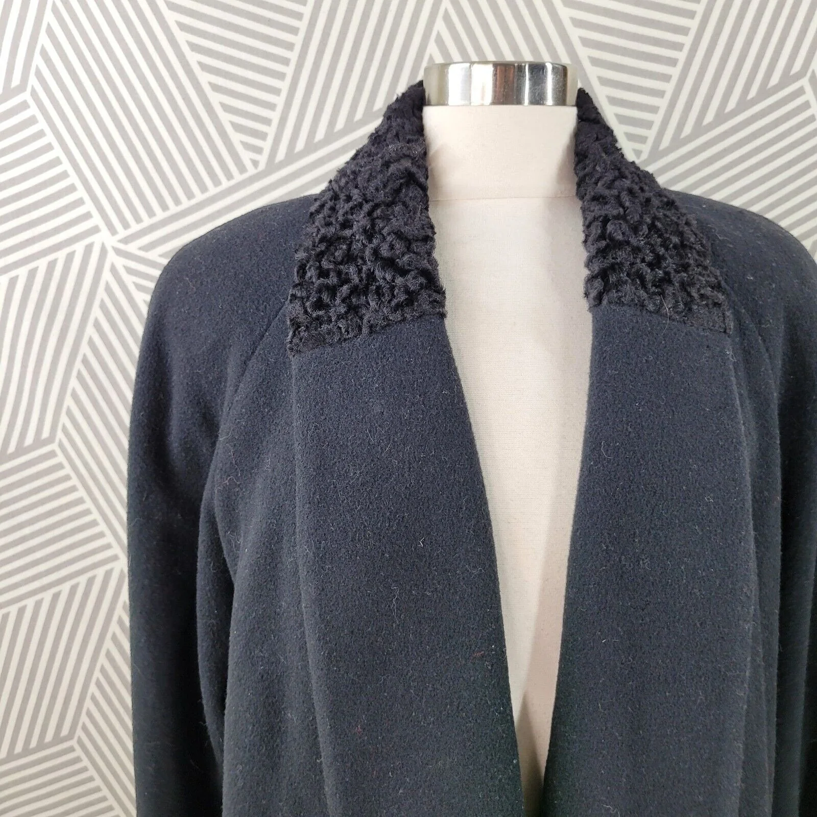 Vintage Neiman Marcus Size 12 Wool Coat Jacket Open Front Winter Professional Black by Neiman Marcus - Image 2