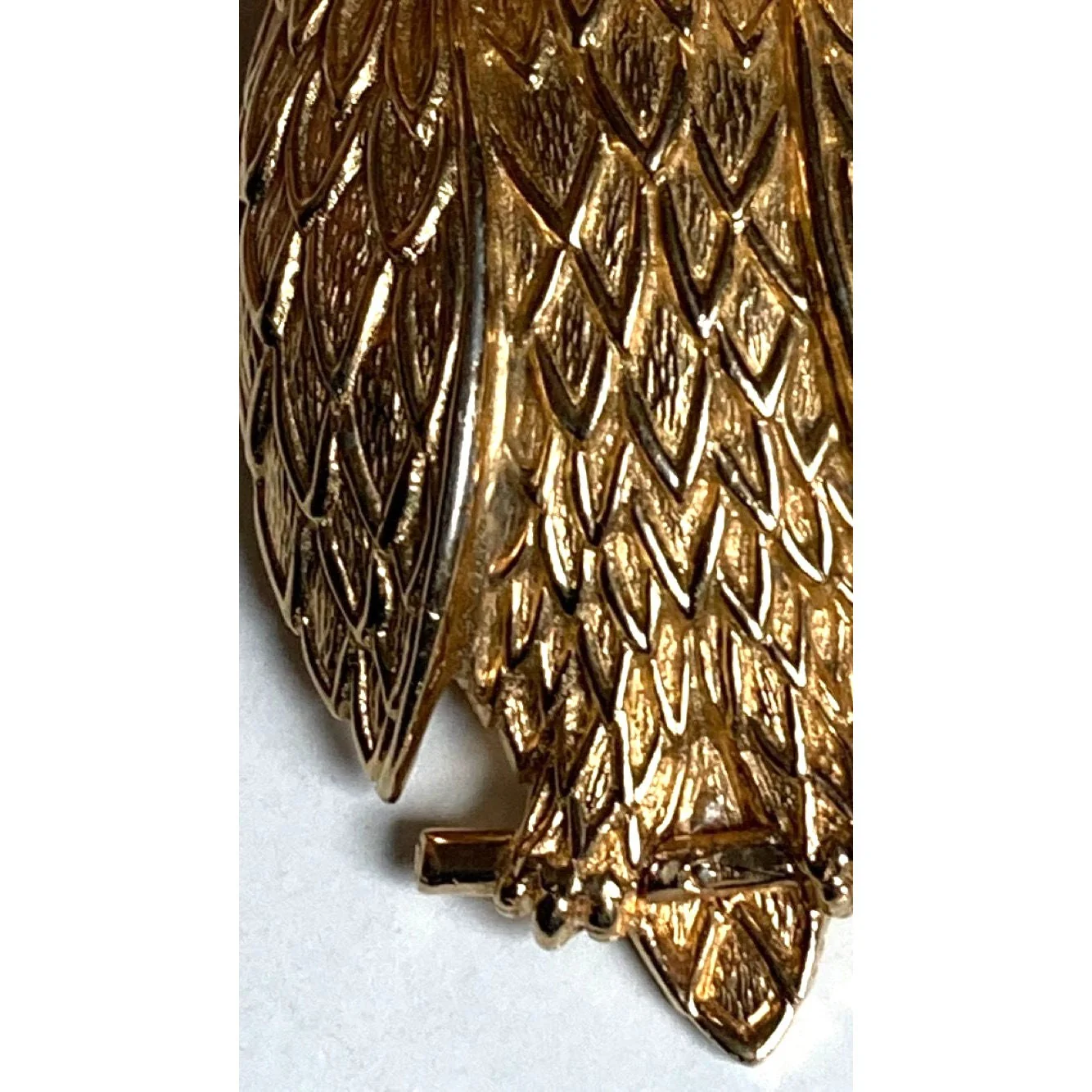 Vintage Owl Pendant Brooch Signed 3. 5 In Gold Tone Green Cabochon Eyes by Ciner - Image 9