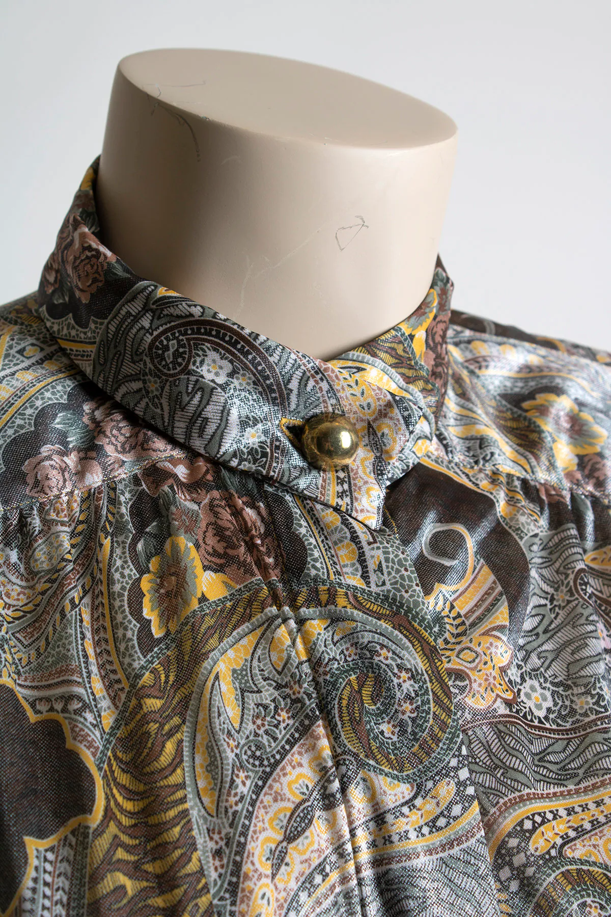 Vintage Paisley Print Blouse Shiny Shimmery Liquid Wet Look 90s Paisley and Rose Print Button Up Secretary Style Large Xl by Shara - Image 5