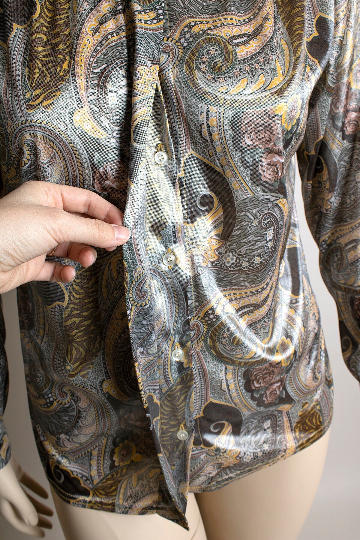 Vintage Paisley Print Blouse Shiny Shimmery Liquid Wet Look 90s Paisley and Rose Print Button Up Secretary Style Large Xl by Shara - Image 8