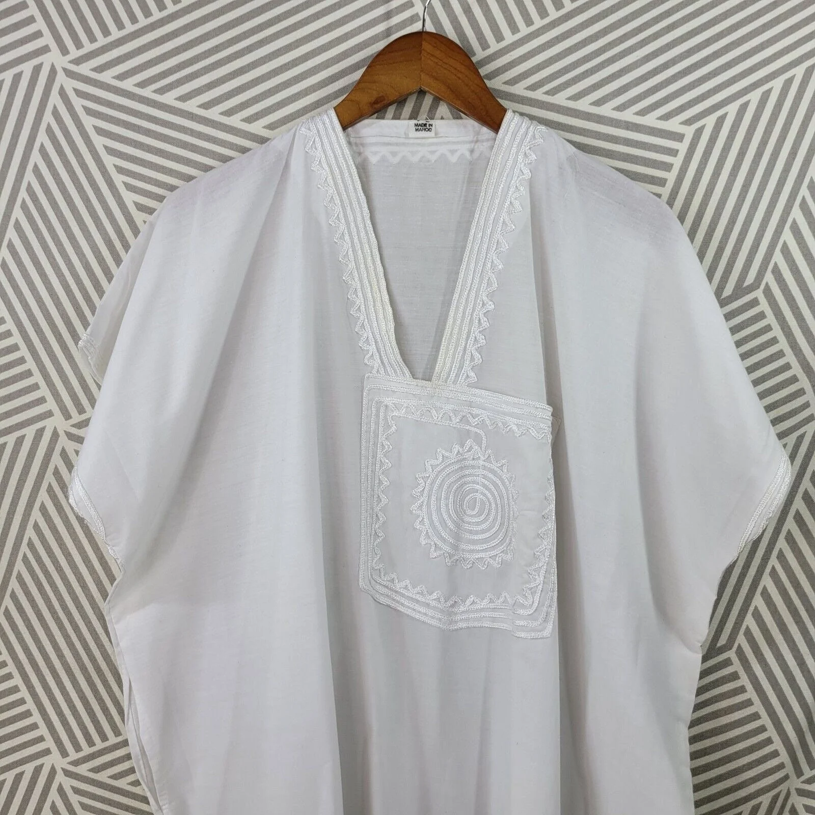 Vintage Patio Dress Plus Size Xl 1x 2x 3x Embroidered Muumuu Caftan Mumu White - Image 4