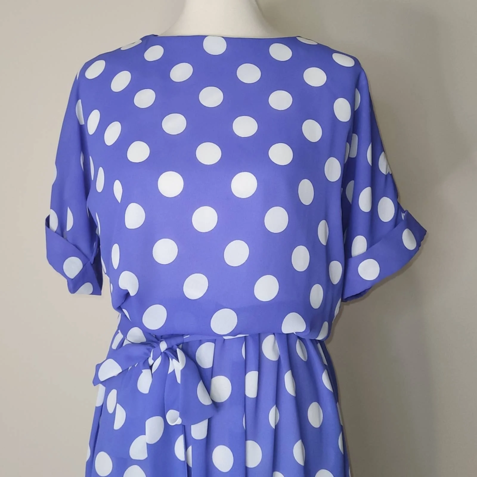 Vintage Periwinkle and White Large Polka Dot Short-Sleeved Belted Dress - M by Raoul - Image 8