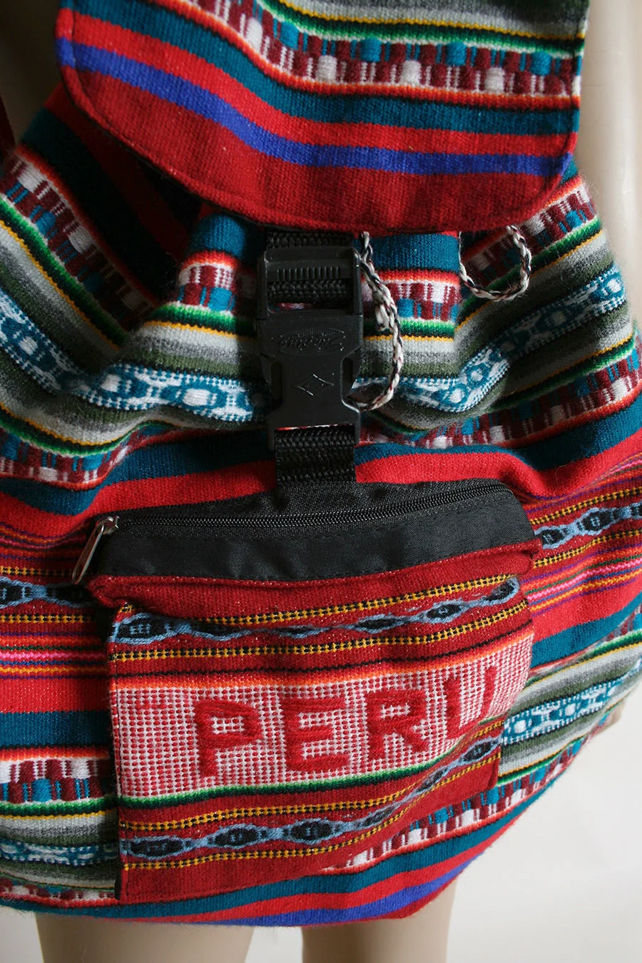 Vintage Peru Hobo Bag Rainbow Woven Tourist Souvenir Vacation Slouchy Backpack Sack Bag - Image 4