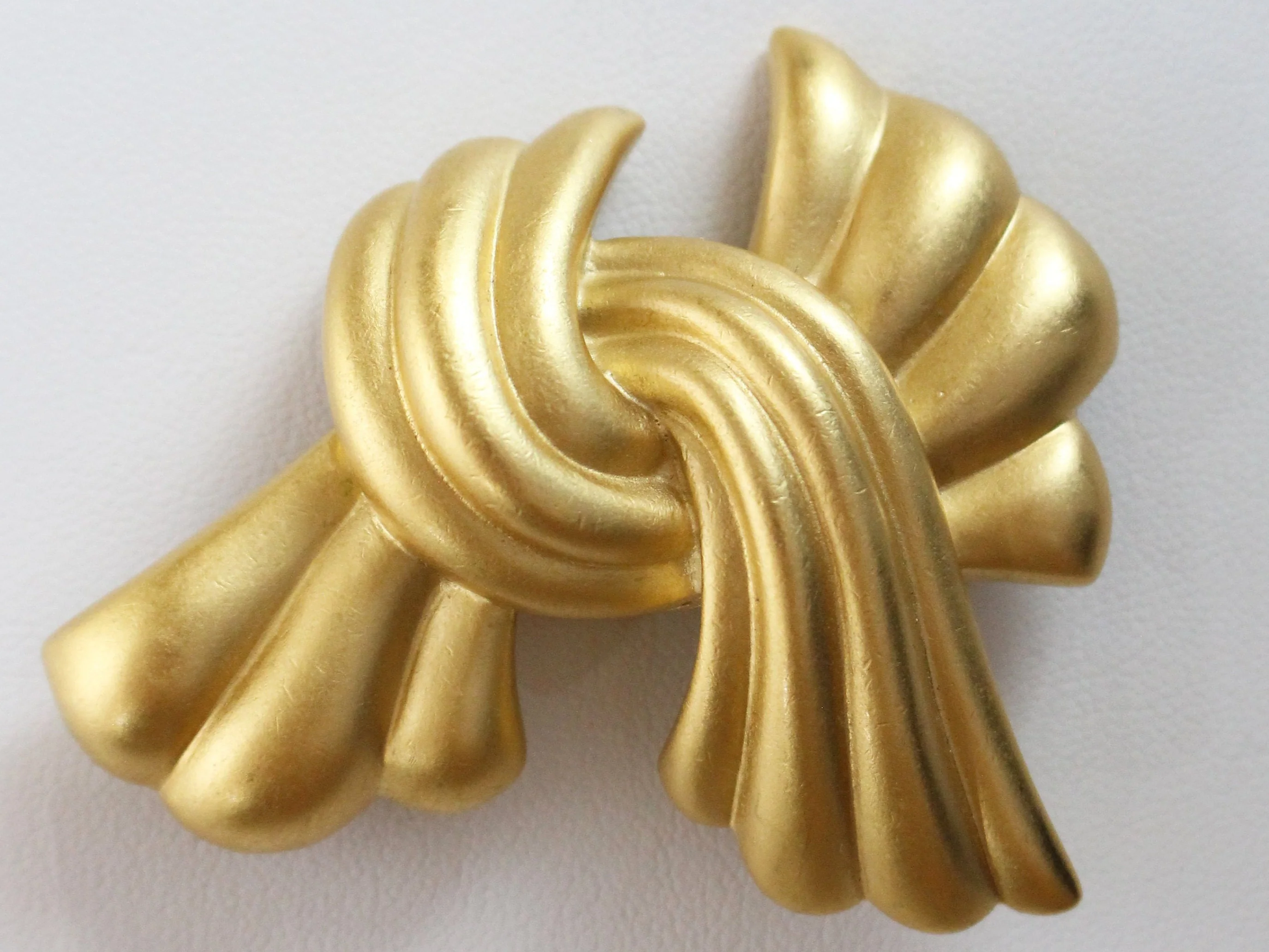 Vintage Pin Matte Gold by Monet - Image 3