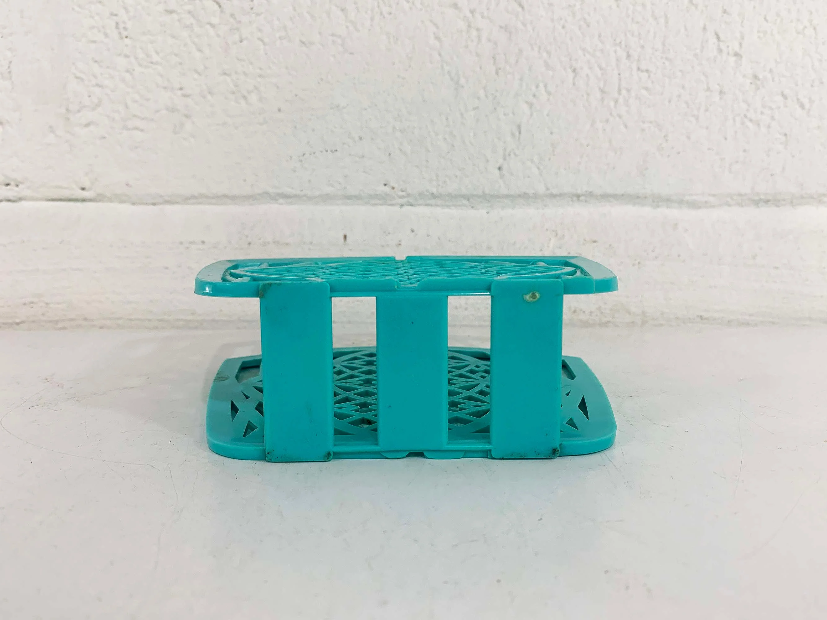Vintage Plastic Blue Napkin Holder Geometric Teal Turquoise Mid-Century Kitchen Retro Kitsch Letter Mail 60s - Image 5