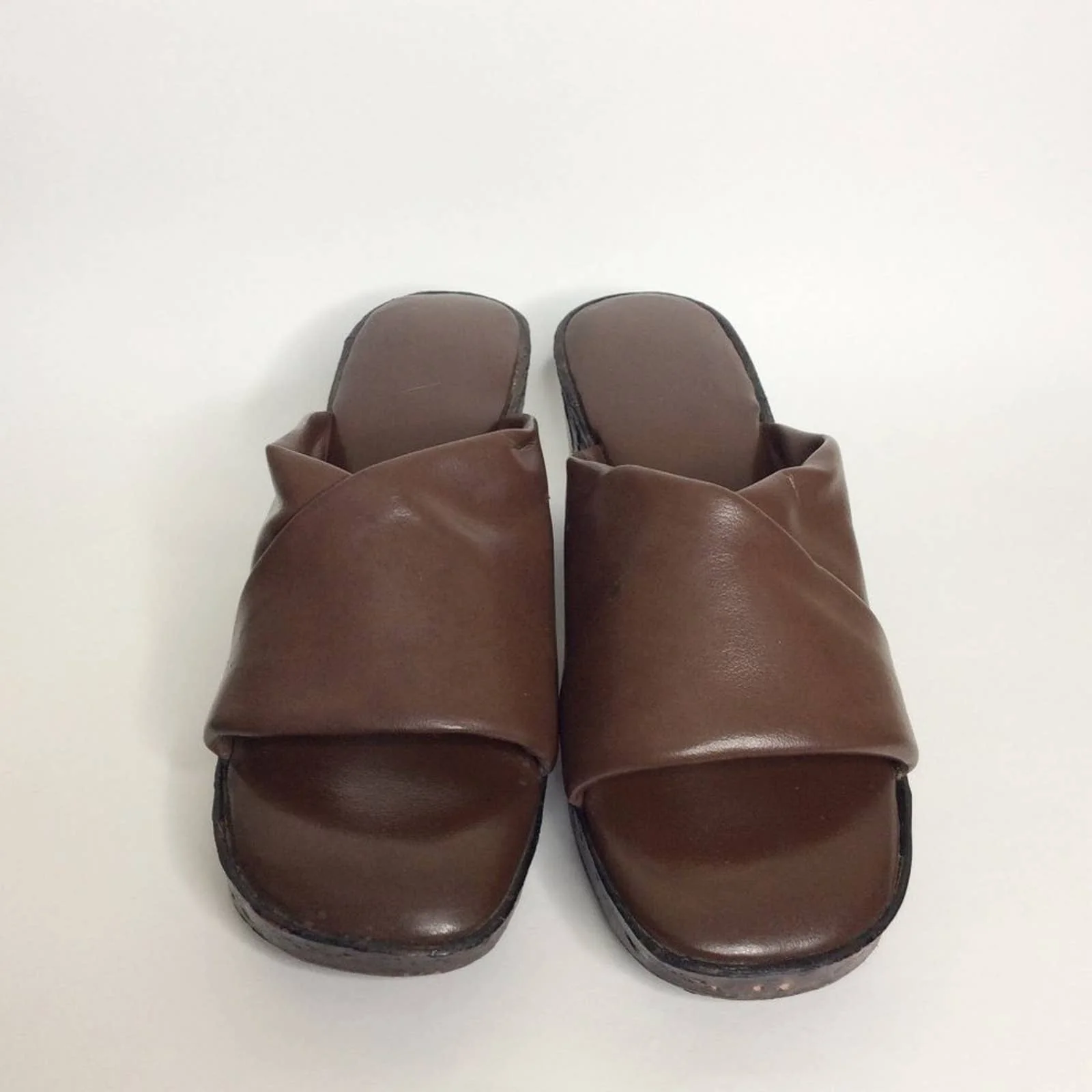 Vintage Platform Heels 80s Carved Block Sandals Chunky Slip On Brown 10 M - Image 10